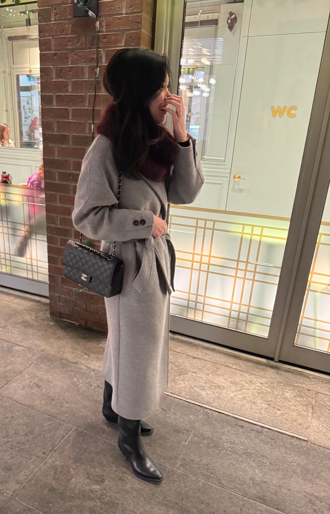 Friday night outfit. Winter Edition! 


Winter coat, wool coat, long wool coat, robe coat, wrap coat, winter outfit, winter dinner outfit, winter style, styled winter outfit, cold weather fits, cashmere scarf, wool scarf, funnel scarf, high low outfit, western boots, black boots, winter leather boots, leather knee boots, western leather boots, suede winter boot, dinner outfit, gno outfit, quiet luxury city edition 

