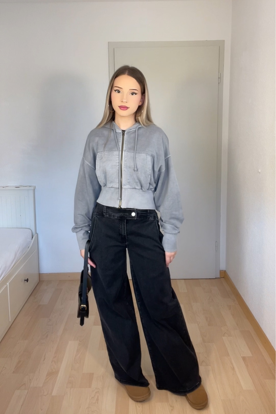 Baggy Outfit #modestoutfits #christianoutfits #baggypants #uggdupes #zipuphoodie #baggyoutfit #modesty 