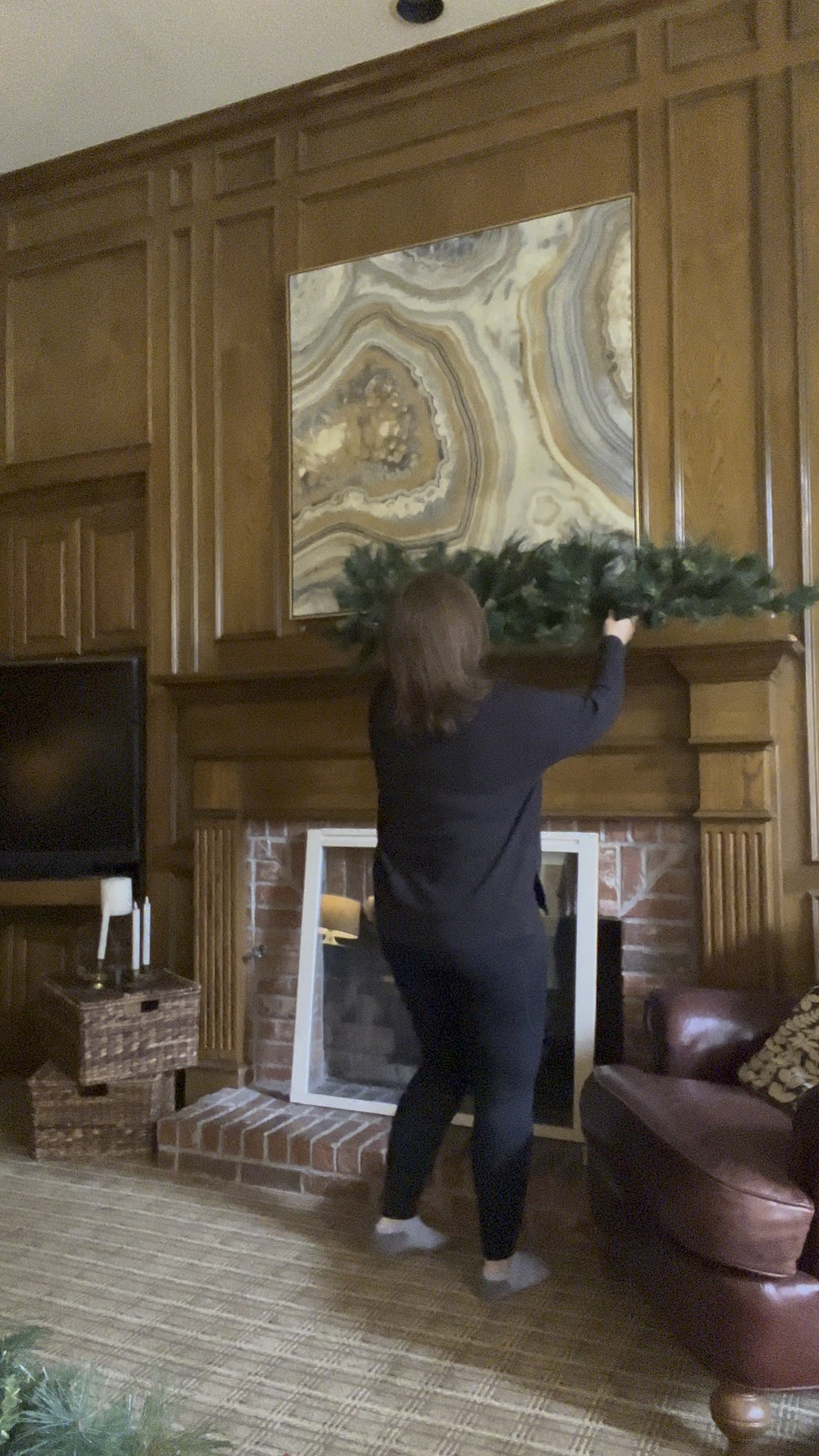 Don’t forget to fluff your garland.  Here’s how I put mine on the mantel.

#LTKhome #LTKSeasonal #LTKHoliday