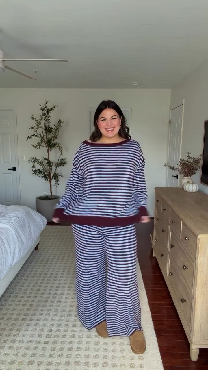@Aerie   pre fall arrivals 

Sizes
Skirt : large 
Jacket : large *sold out in denim 😩
Stripe sweaters : large 
Both sweat pants: large long
Overalls : xl (fit true to size but sized up for length)

#LTKMidsize #LTKSeasonal #LTKTall