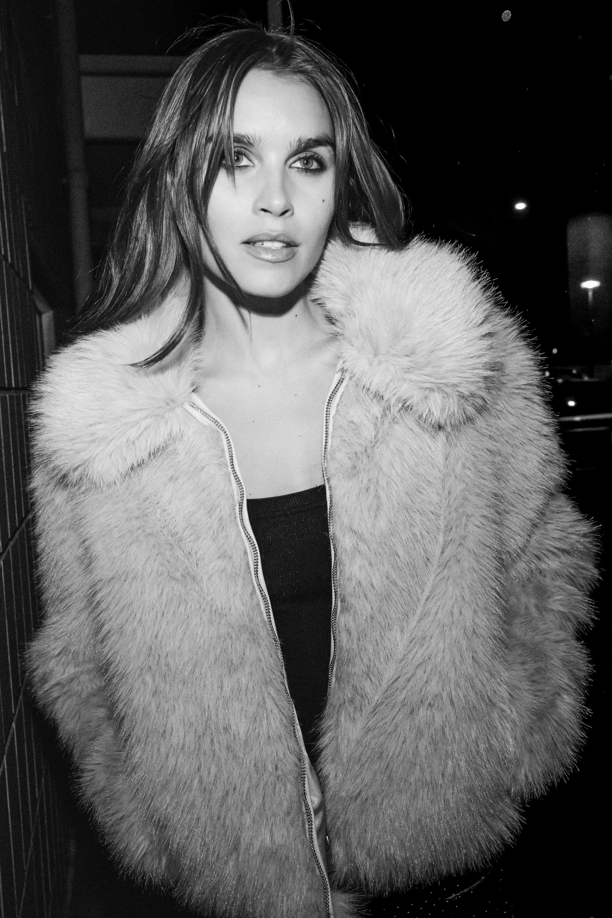 SHORT FAUX FUR ZIP-UP COAT | Zara US