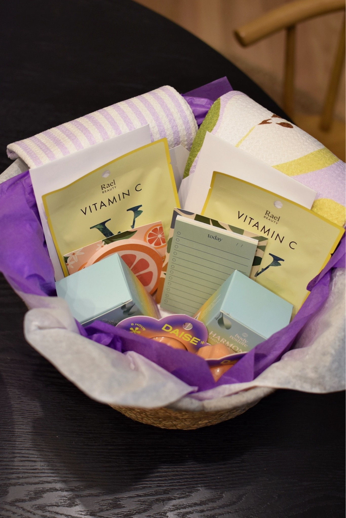 End of year teacher basket 🧺 featuring Geometry kitchen towels & gift cards to a local coffee shop!

#LTKmomlife