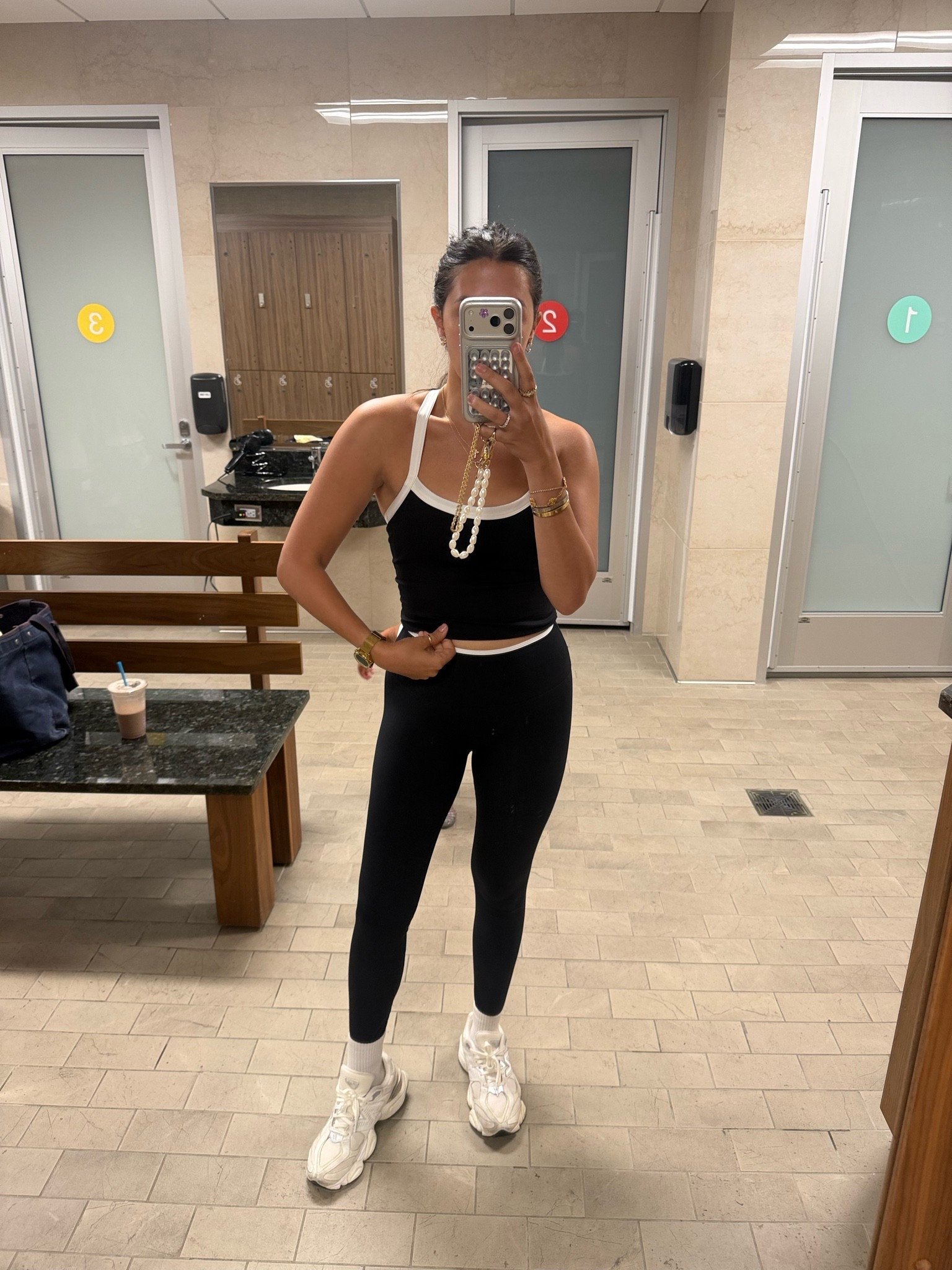 Set: medium 

Dressupbuttercup.com #dressupbuttercup #dederaad

#LTKdayinmylife #LTKfitnessgoals #LTKSeasonal
