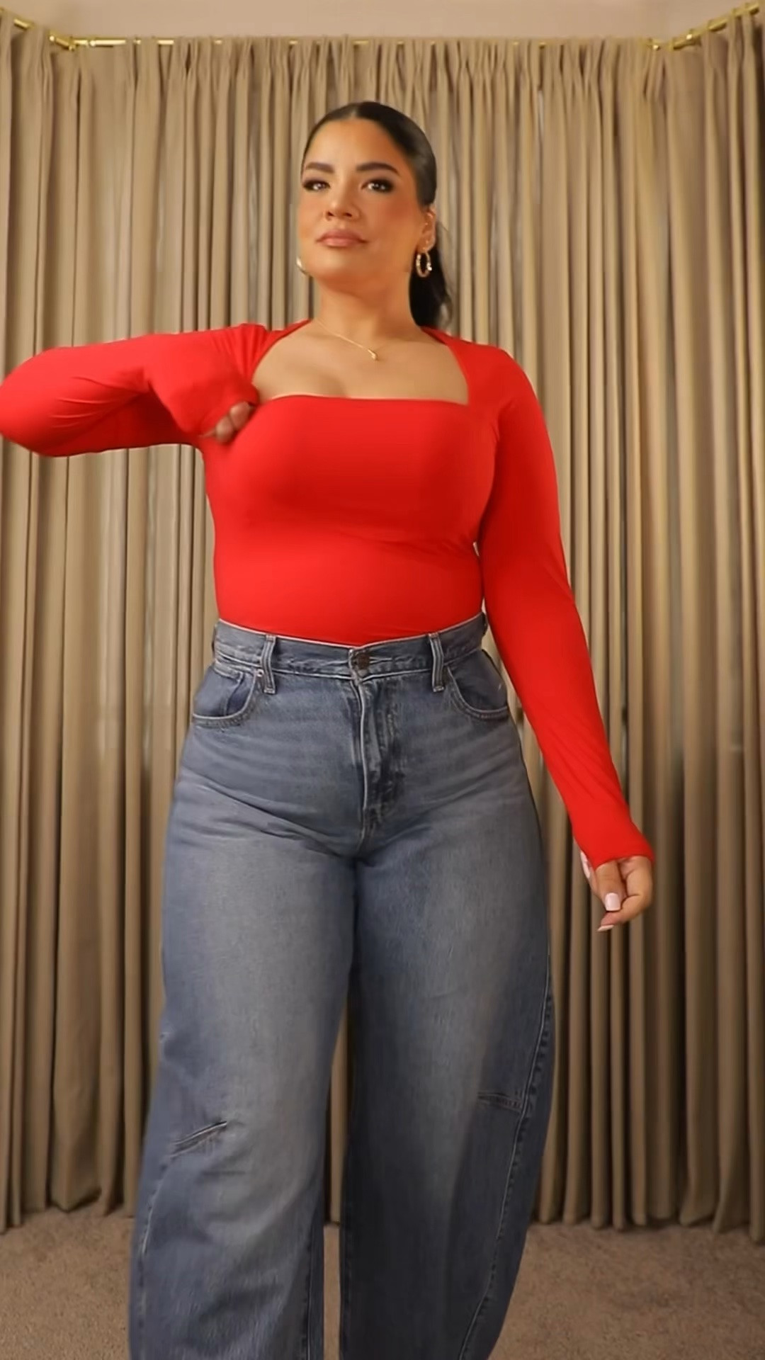 ❤️
Barrel jeans + wide-leg denim styled with a fitted red top and red heels.

Wearing Levi’s, AE & Torrid options — and the heels are Aldo (can’t tag them 🥲), but I linked two similar pairs that give the same pop of red.

#LTKStyle #LTKDenim #BarrelJeans #WideLegJeans #JeansAndHeels #DateNightStyle #LTKFinds


#LTKValentine #LTKMidsize #LTKOver40