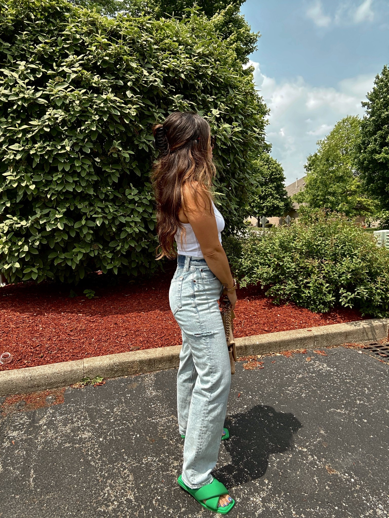 You can never go wrong with jeans and a white top 💚🤍

#LTKSeasonal #LTKgrwm #LTKootd