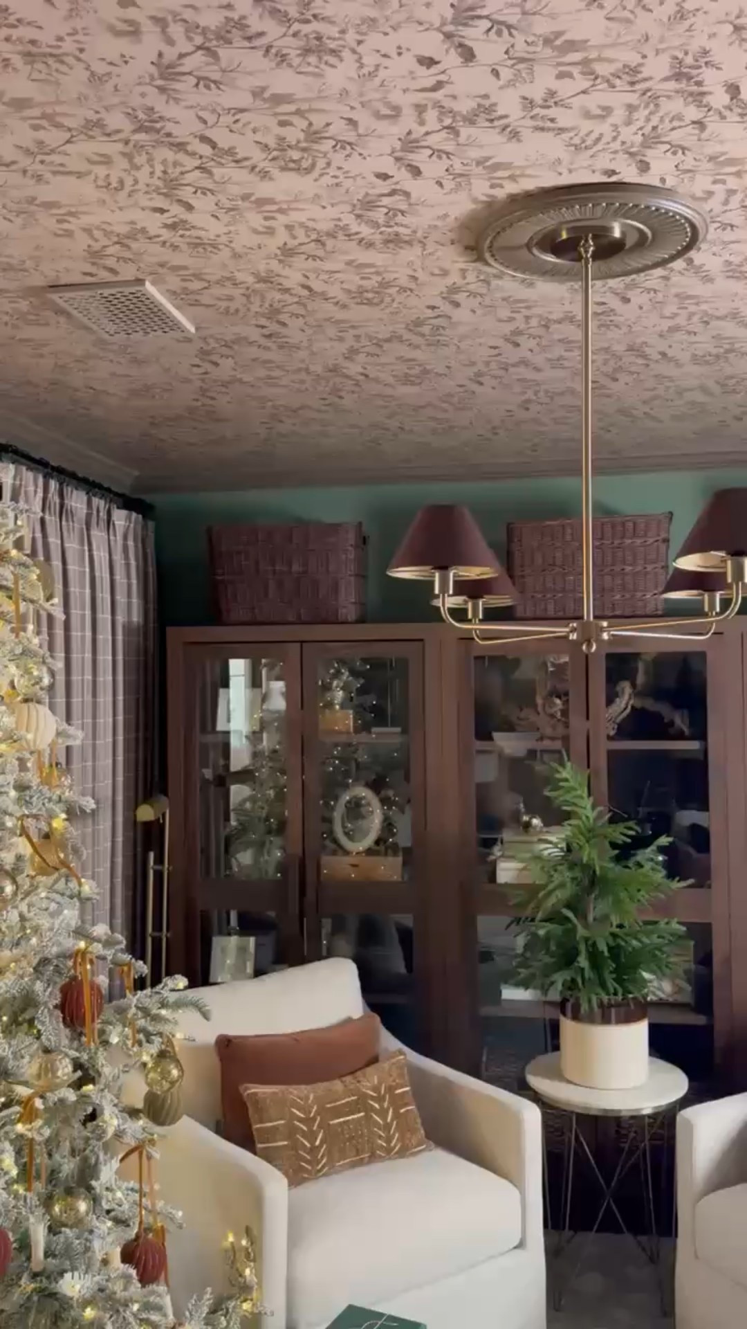 Christmas magic, Modern Classic style 🎁

Our favorite holiday nook features a flocked tree, elegant ornaments, and velvet pillows layered over a vintage-inspired rug. The neutral chairs and marble side table bring warmth and structure, while gift boxes in green and cream paper add that perfect finishing touch.

#christmaslivingroom #holidayinteriors #classicdecor #holidaystyling #interiorinspo #eanesinteriors



#LTKHoliday #LTKSeasonal #LTKHome