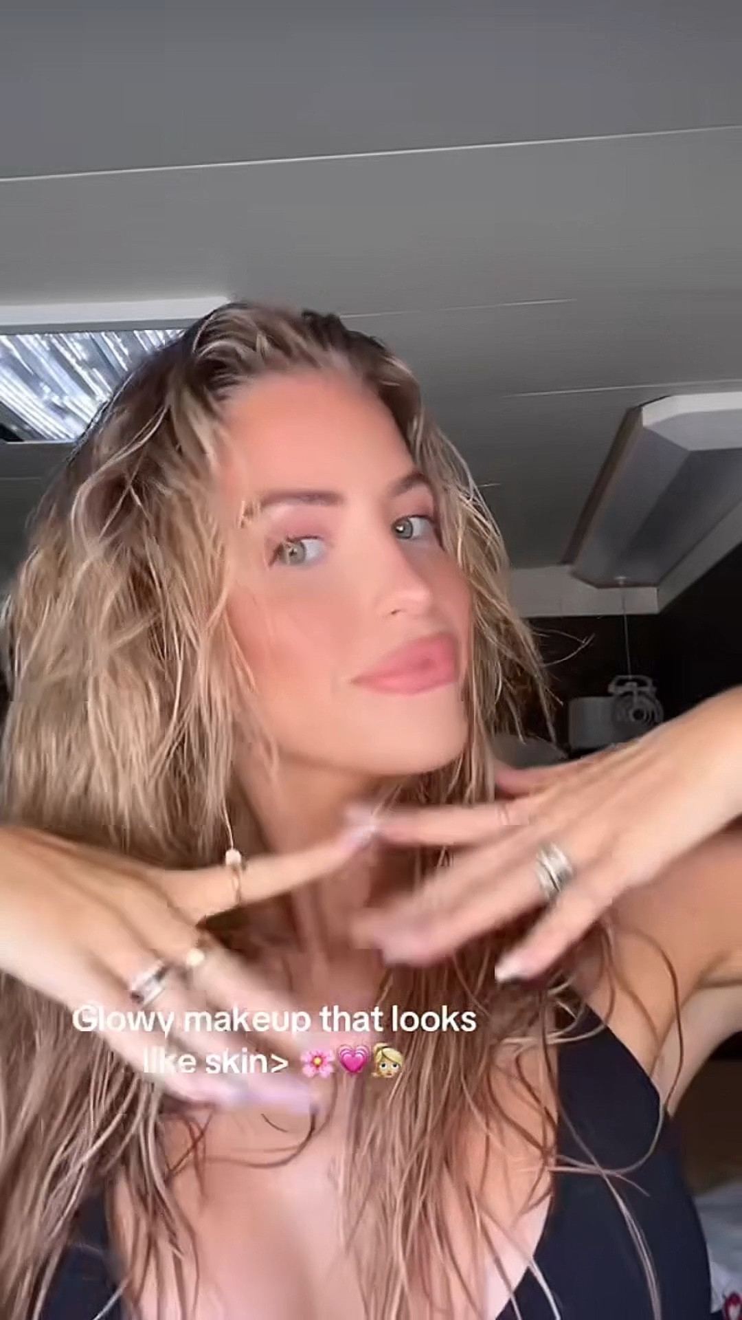 SUMMER MAKEUP >>>>> 🍊🍒

These products have been on repeat for me all summer long! Perfect for that natural sun kissed look we love. Linked below 🤌🏼

#LTKFindsUnder100 #LTKBeauty #LTKSeasonal
