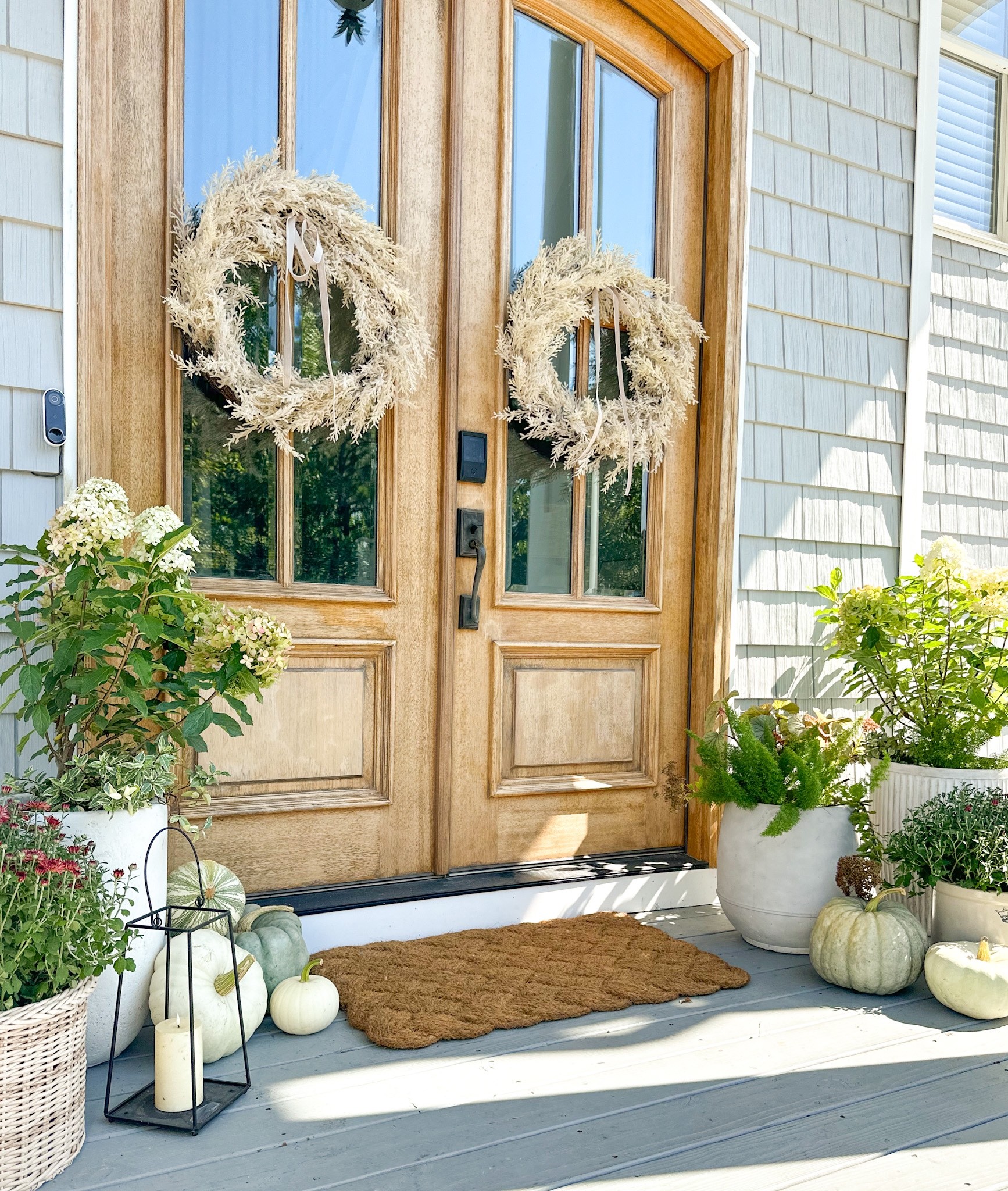 Fall porch 
Fall decor
Fall porch decor
Coastal home
