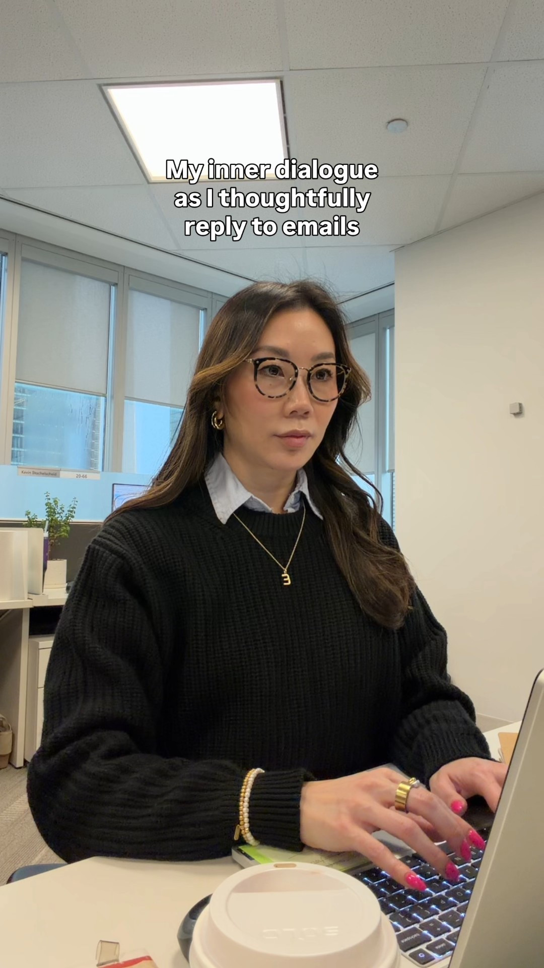 Mondays, emails, and small talk 👋

Simple and chic workwear look with my capsule wardrobe basics mix.

#innerthoughts #corporatehumor #joblife #workplacehumor #corporategirl