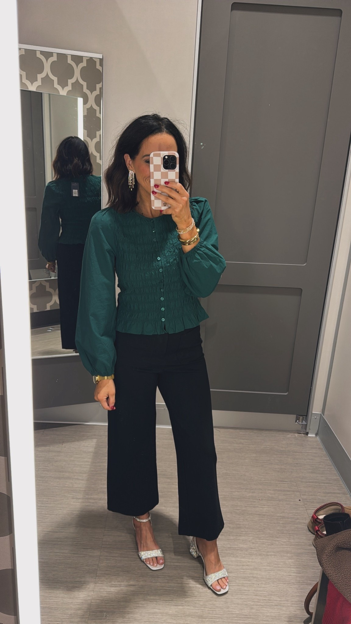 Y’all this green top from Target is darling!! It is perfect for festive workwear and can even be dressed up for a holiday party look! ✨ chic style elevated basics Christmas outfit holiday party look Target new Arrivals target winter fashion women’s winter wear office looks workwear VintagePickin

#LTKPetite #LTKgrwm #LTKHoliday