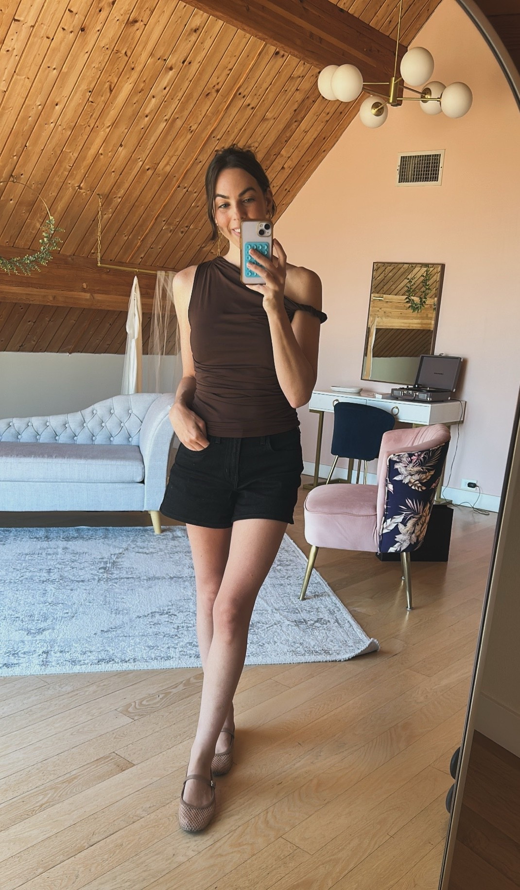 Recent outfit I wore to work! Black denim shorts, wearing size 0 for reference
#oldnavy#workwear#sale

#LTKWorkwear #LTKmomlife #LTKSaleAlert