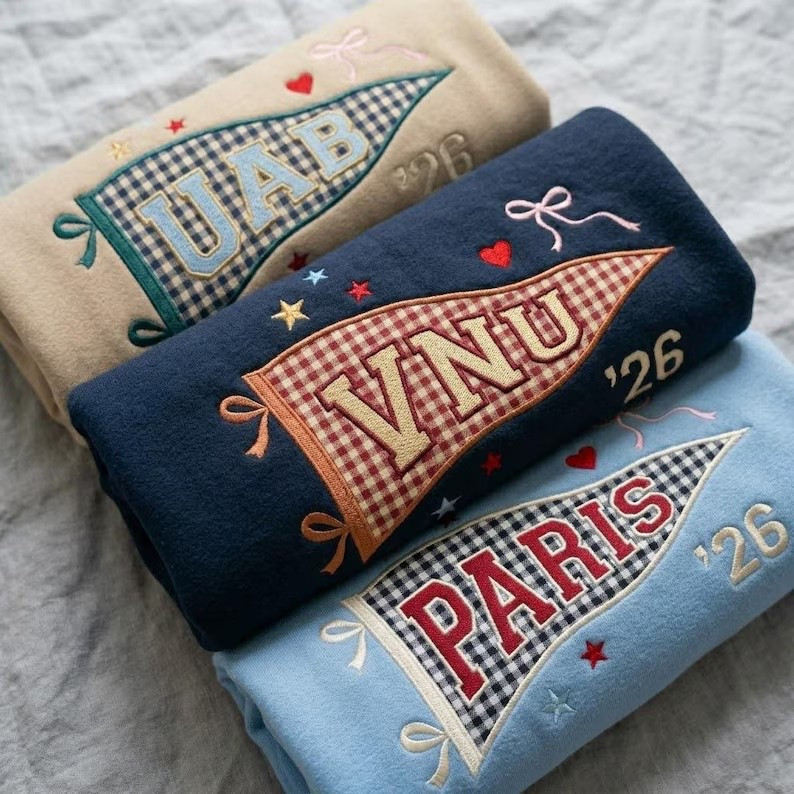 Embroidered Custom Pennant Sweatshirt, Gingham Applique Sweatshirt, Personalized College Letter Crewneck, Graduation Gift

Graduation gift, university of
LSU, Florida, TCU, Ole Miss
Florida, football, football season, football mom, gators, southern, boy mom, Mother’s Day gift, graduation gift,
Preppy,
Personalized, monogrammed

BLUE JEAN CUSTOM Embroidery Chain Stitch Sweatshirt Personal Distressed Mothers Day Vintage Custom Pullover Sport/College/Club/Team Mom Gift
