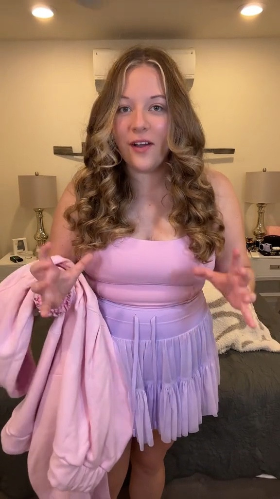 Bama Rush Day One OOTD


#LTKActive #LTKMidsize #LTKVideo