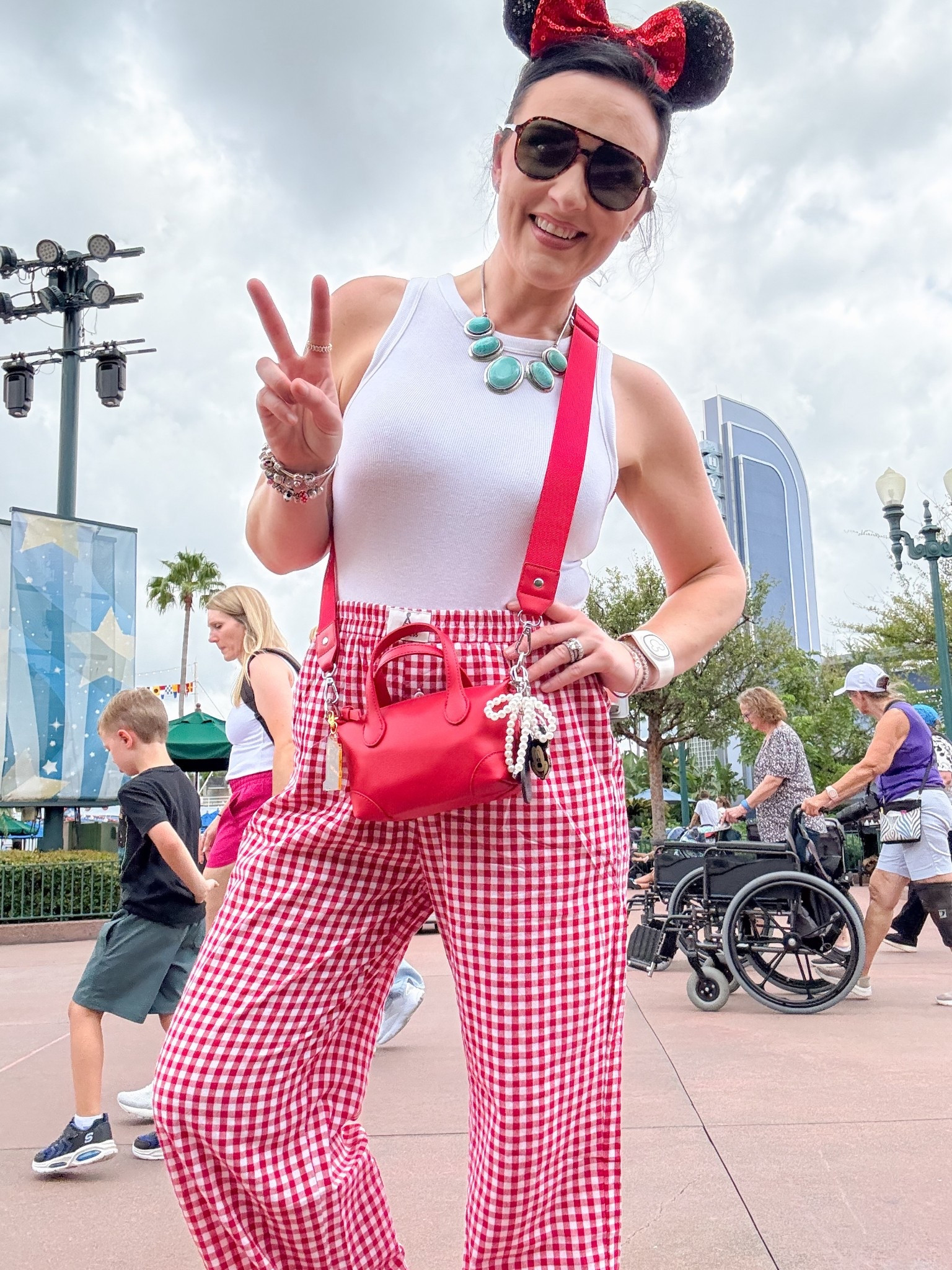 Disney OOTD 
Hollywood Studios 
HOT weather& trying to hide compression hose 😩😜 



#LTKFindsUnder50 #LTKFindsUnder100 #LTKTravel