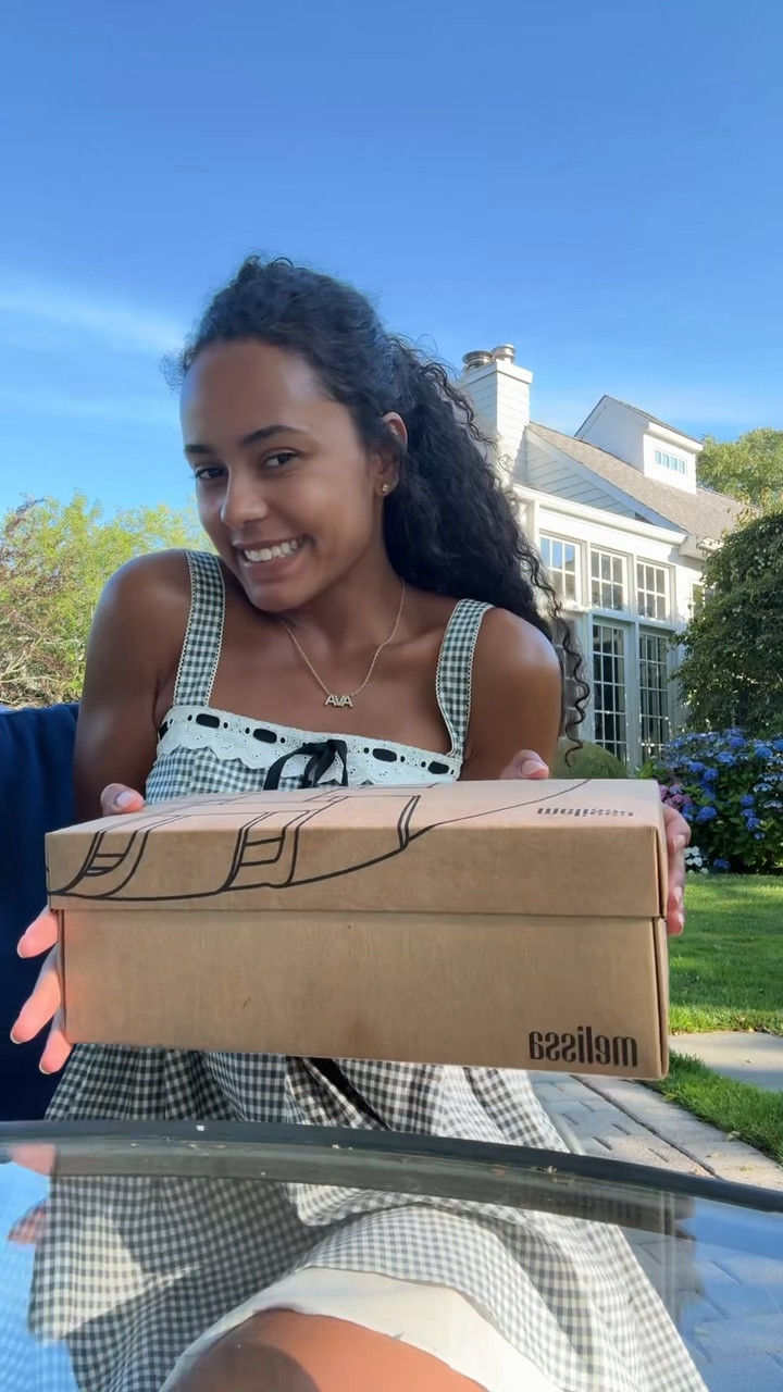 do u know what i meannnn 🩰 loving these jelly flats from Melissa Official!

#LTKSeasonal #LTKStyleTip #LTKShoeCrush