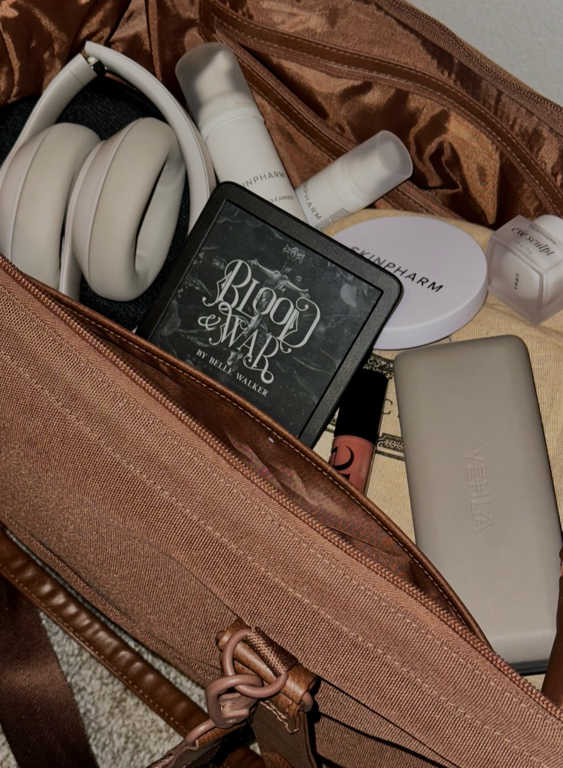 My travel essentials! (Carry on edition) ✈️

#LTKFindsUnder50 #LTKGiftGuide #LTKTravel