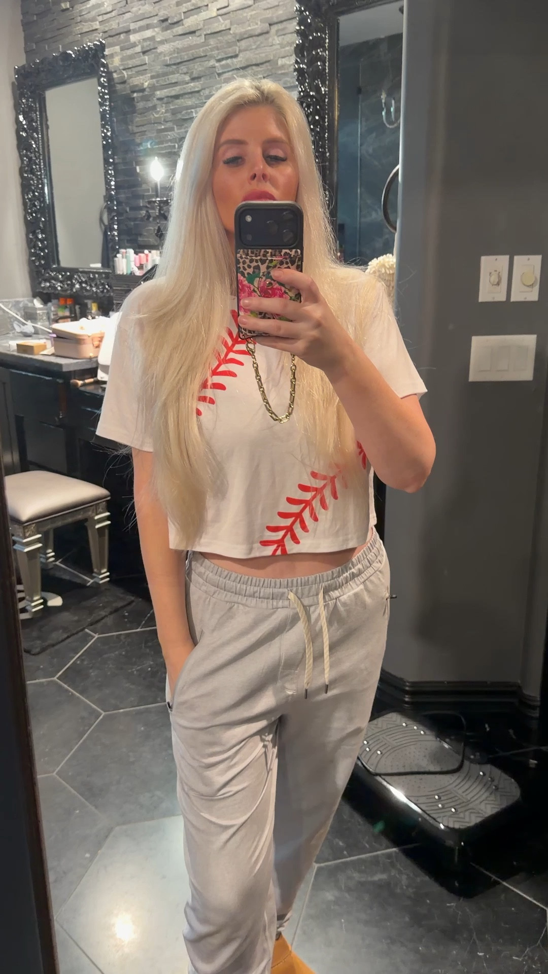 I think I found a new favorite brand for comfies. This pants are amazing for male/female, even gifts!! They’re amazing!! These pants are actually men’s… but I shop wherever. 

Shirt: small 
Pants: small

#LTKgrwm #LTKootd #LTKMens