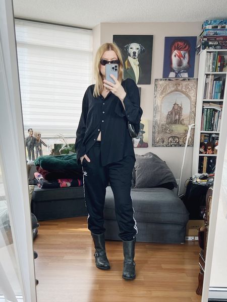 Day four of my monochromatic looks is all black. Black is always easy. Track pants paired with a silk blouse, moto boots, and a vintage bag. A nice mix of sporty, edgy, and classic or like my adjectives casual, classic, and unexpected.
My first outfit was green, but it was a little too much green 🐸 

Adidas track pants and handbag are both secondhand/vintage.

•
.  #falllook  #torontostylist #StyleOver40  #secondhandFind #fashionstylist #FashionOver40  #vintagegucci #monochromaticoutfit #fryeboots #MumStyle #genX #genXStyle #shopSecondhand #genXInfluencer #WhoWhatWearing #genXblogger #secondhandDesigner #Over40Style #40PlusStyle #Stylish40

#LTKshoecrush #LTKover40 #LTKstyletip