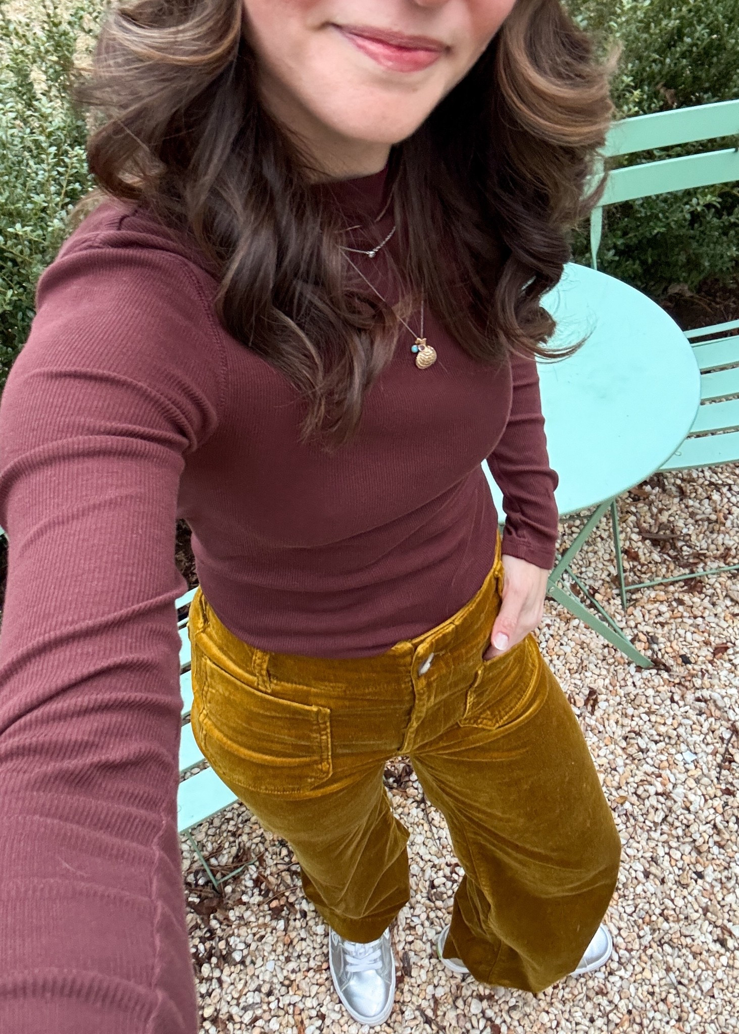 I got these gold velvet pants right before the holidays & I wore them for the first time for New Year’s Eve! I love them so much more than I thought I would- they looked pretty with these silver sneakers & chocolate brown long sleeve top but I want to wear them with a bolder color next like bright pink or even chartreuse 🩷✨

#LTKFindsUnder100 #LTKWorkwear #LTKSeasonal