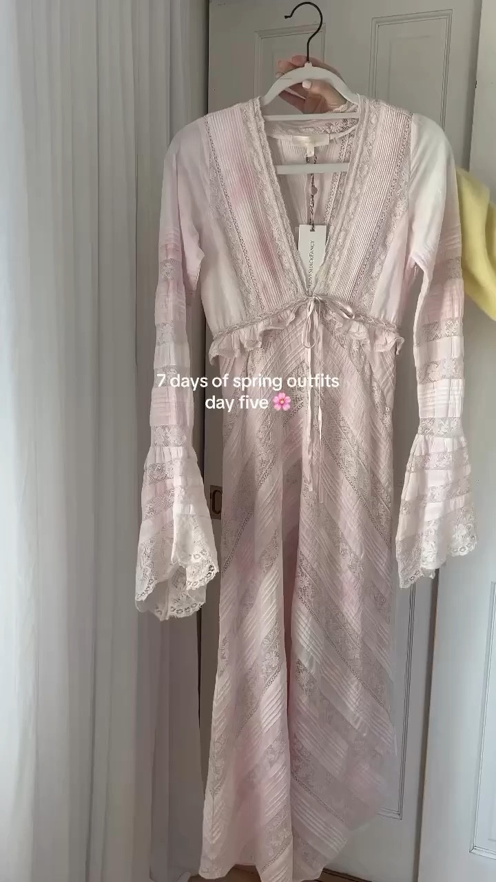 Another cute spring dress 🌸wearing a size 0, tts

Spring outfit 
Spring dress
Wedding guest dress
Country concert outfit

#LTKstyletip #LTKwedding #LTKeurope
