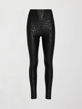 High Rise 7/8 Legging in Leopard Takara Shine - Black | Carbon38
