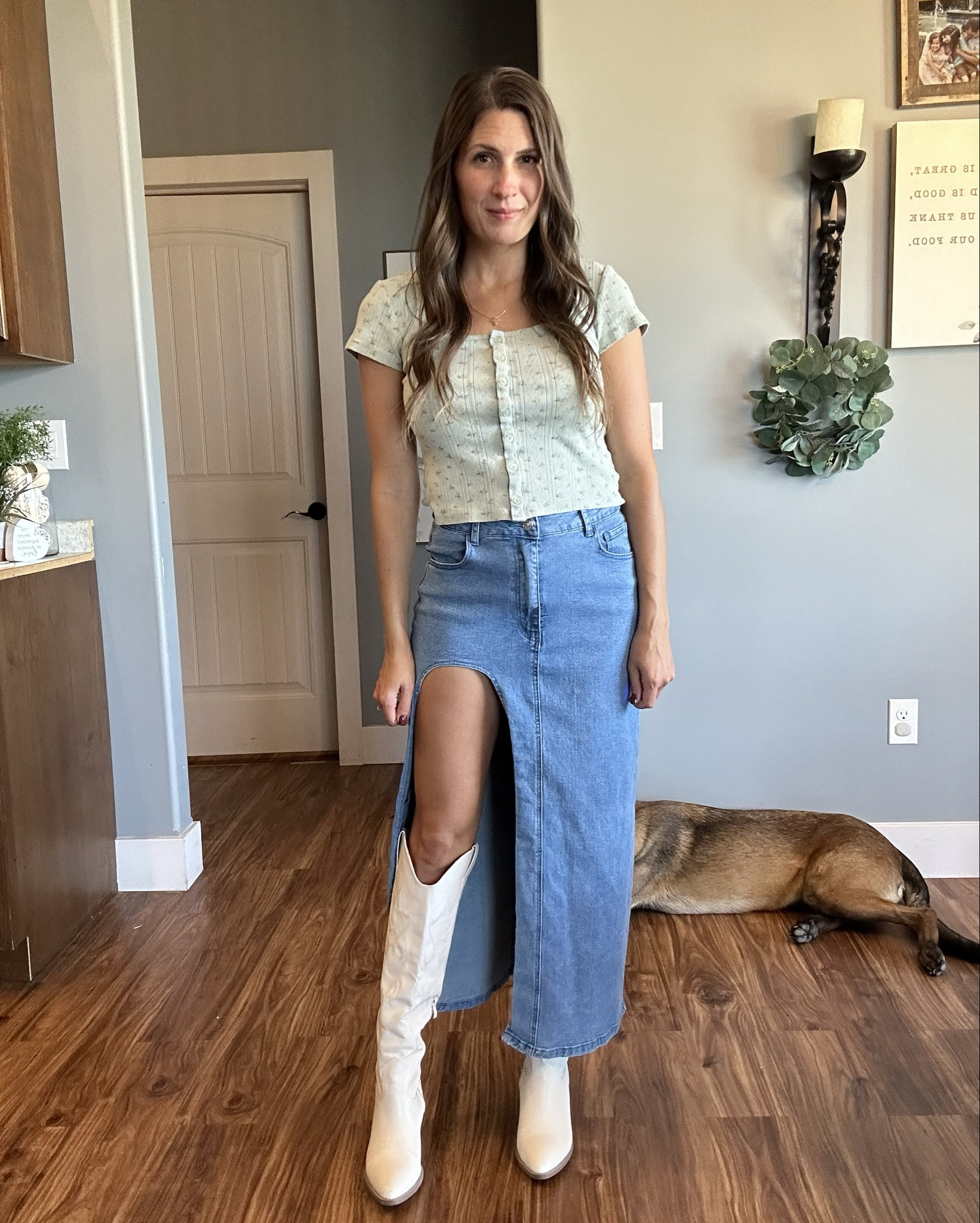 This denim dress with that side slit 😍😍 yes please!!

#LTKStyleTip #LTKFindsUnder50 #LTKSeasonal