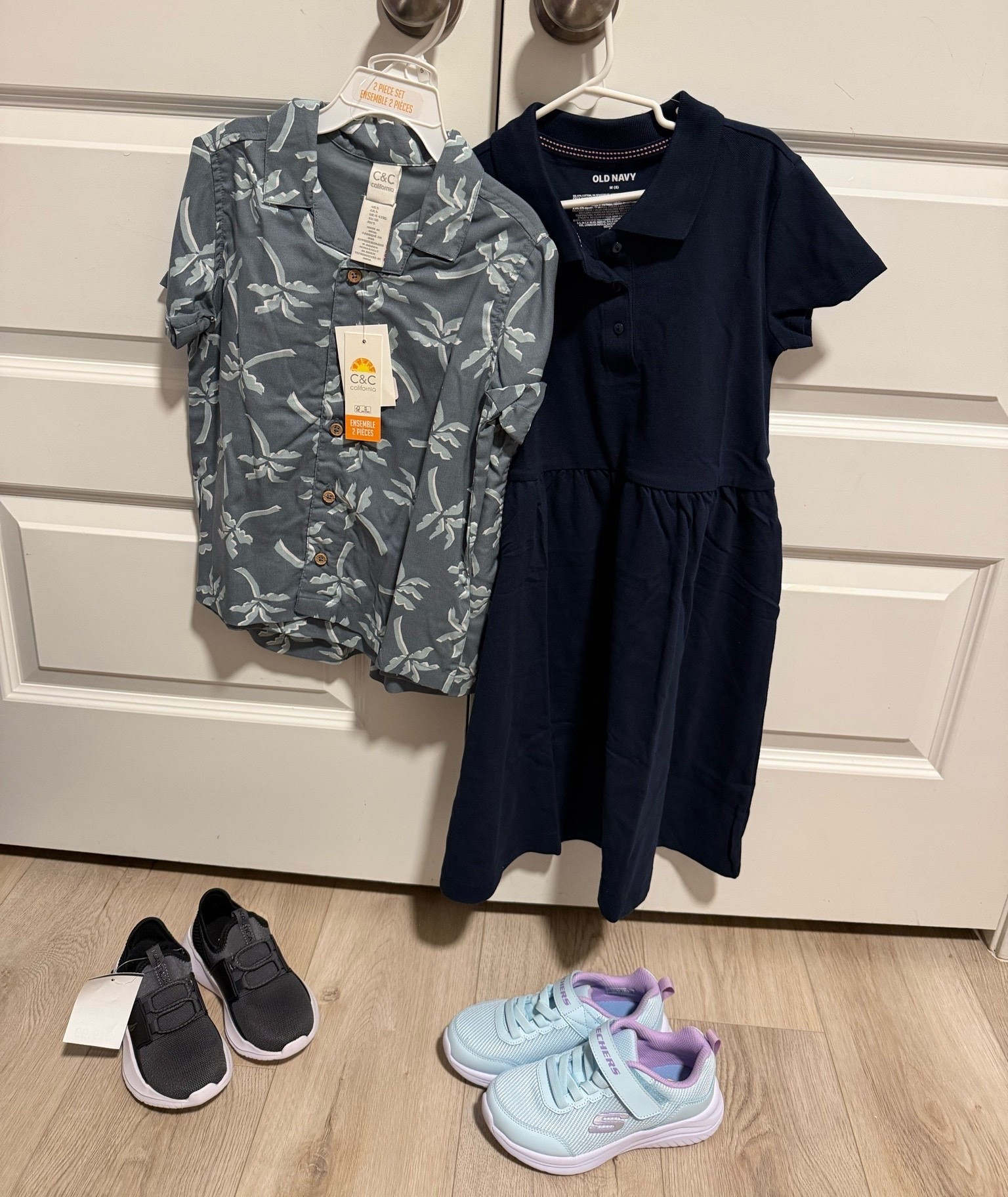 First day of school outfits: ✔️ Tomorrow kicks off a new school year! 📚💕

#BacktoSchool