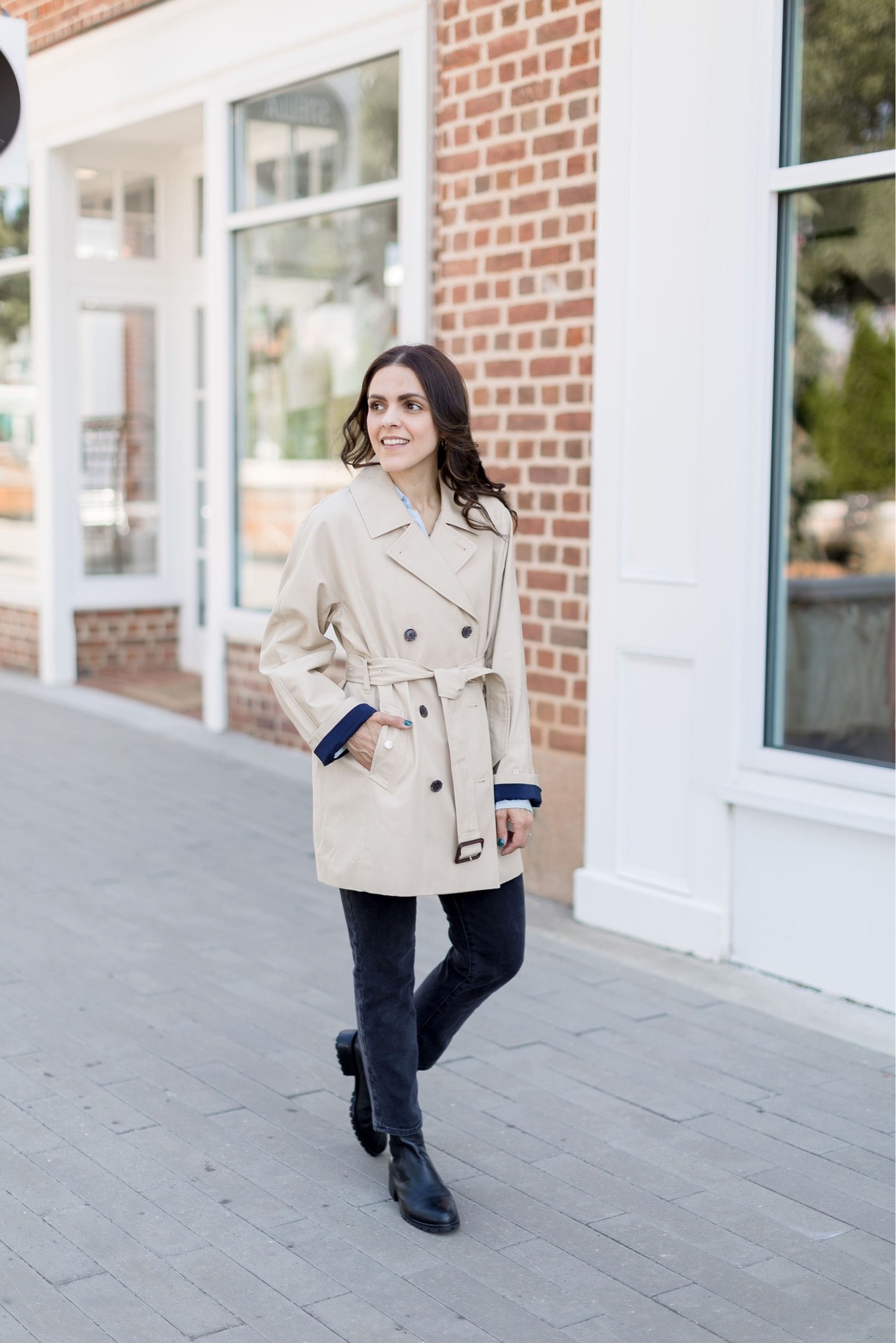 Fall capsule outfit idea // trench coat, vintage straight jeans, lug boot, chambray shirt 

Save 15% on boots with SARAH15

#LTKSeasonal #LTKstyletip