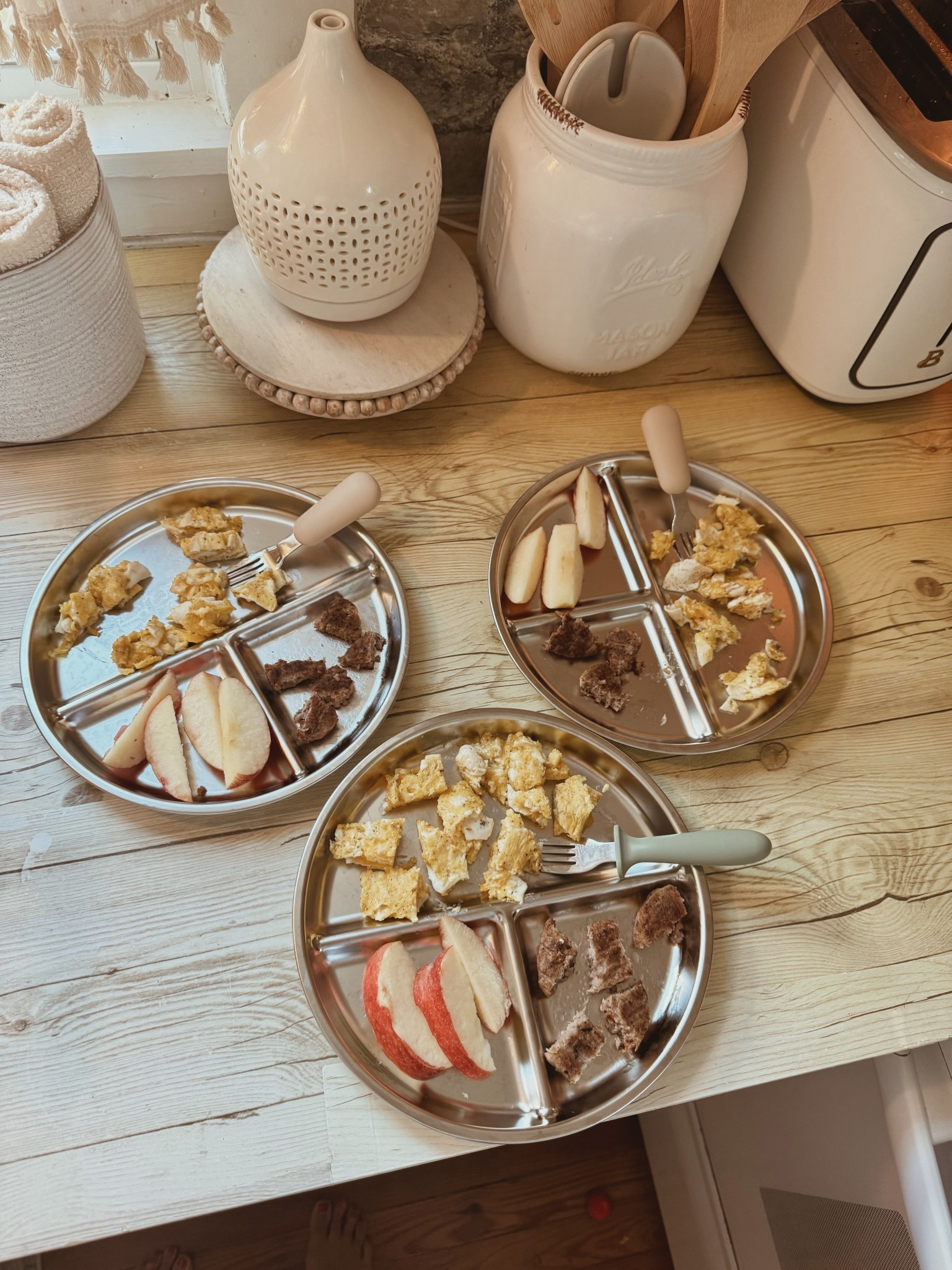 Stainless steel plates 🫶🏼

#LTKBaby #LTKFamily #LTKKids