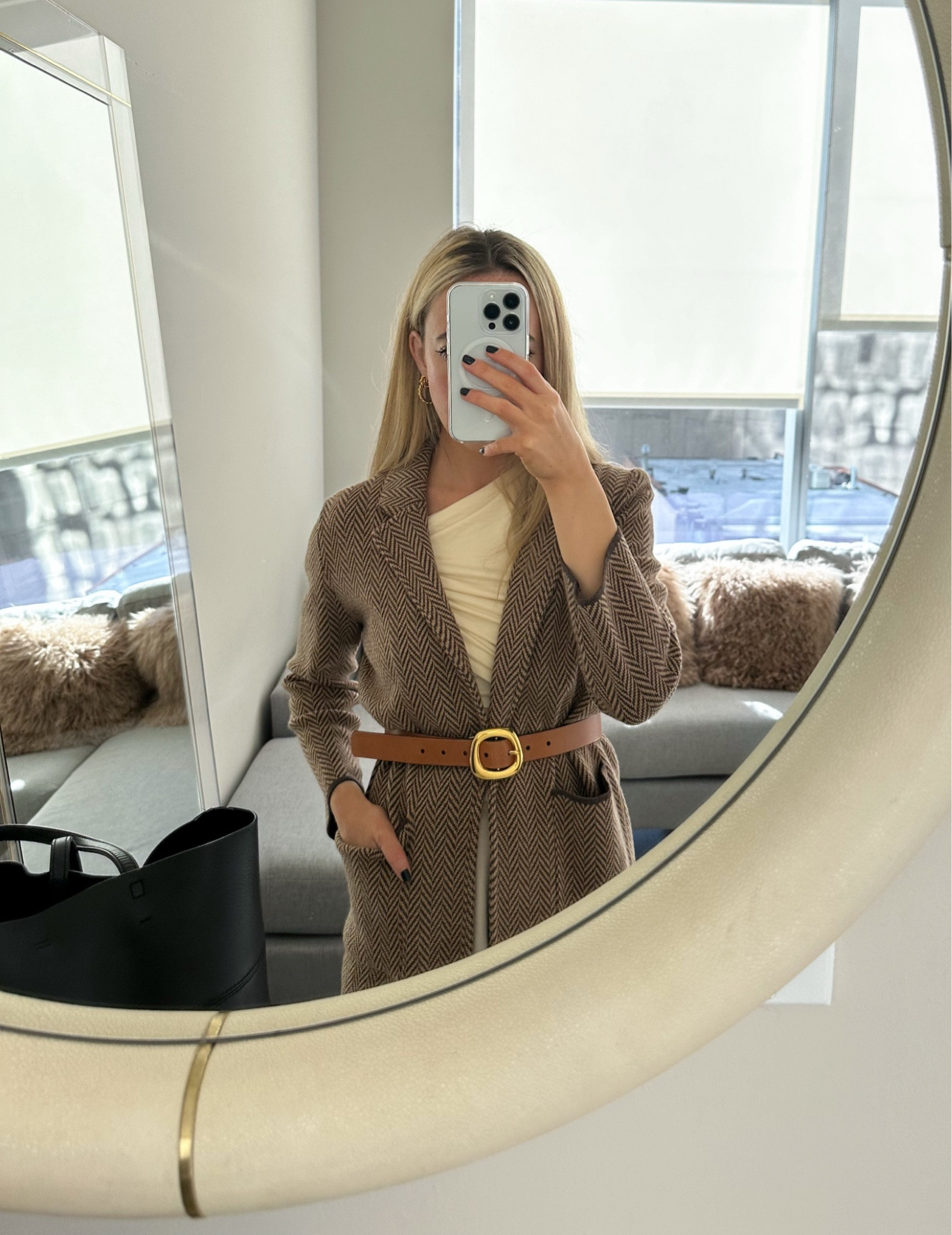 winter outfit/ office work outfit

Abercrombie Sloane pants, high waisted trouser, knit blazer, fashion style ootd workwear, business casual, cold weather workwear 

#LTKWorkwear #LTKStyleTip #LTKItBag