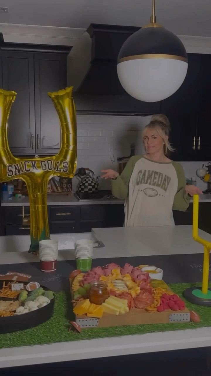 It’s Super Bowl weekend and I’ve gone all out in the kitchen! Game Day food is always my Super Bowl and Amazon helped me put all of it together 🙌🏻 from dip bowls, to appetizer picks, I went all out and cannot wait to do it again this Sunday 🏈 linked everything and then some so you could grab all you need last minute! 

#superbowlhosting #amazonfinds #kitchen #partydecor 

#LTKfoodie #LTKvlog #LTKSeasonal