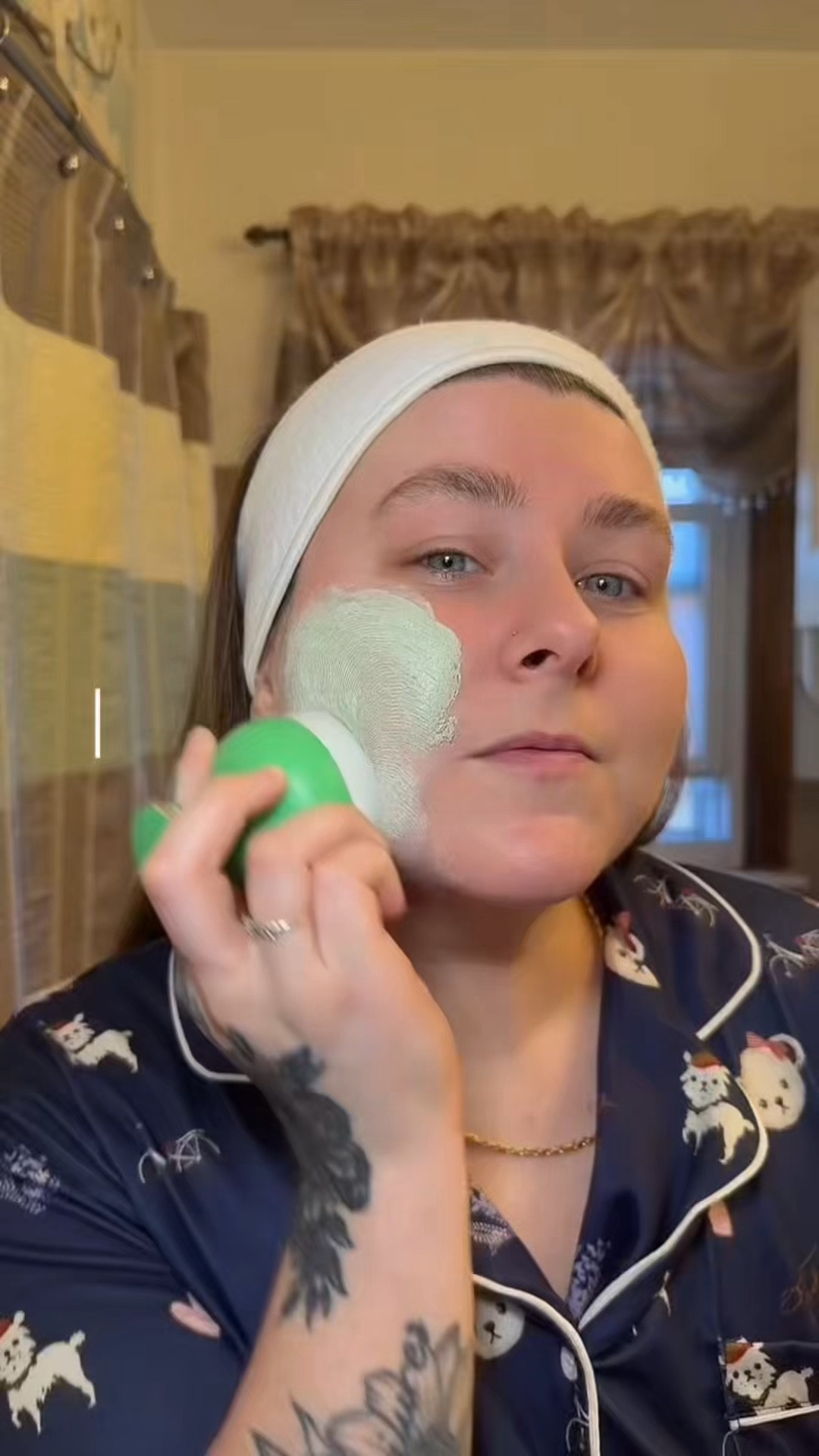 Using the Fully Green Tomato Clay Mask Cleanser 🍅✨

Working on a deeper pore cleanse while keeping my skin balanced and feeling fresh

#LTKselfcare #LTKgrwm #LTKBeauty