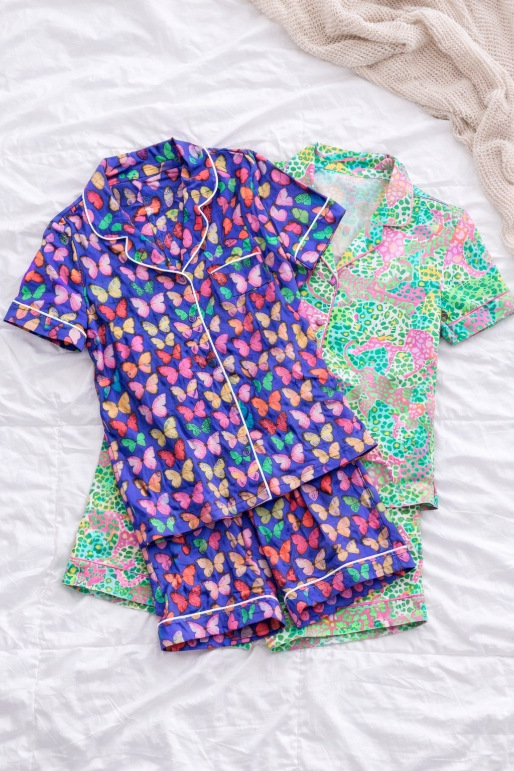 okay but why are Kohl’s pajamas this cute lately?! 👀💖

the prints, the colors, the softness… I grabbed TWO because I couldn’t choose (and they’re ON SALE 🙌)

perfect for spring, girls trips, getting ready mornings, or just feeling put together at home ✨

these always sell out fast so don’t wait on these 👏

#LTKSale #LTKFinds #LTKSpringStyle #KohlsFinds #PajamaSet #SaleAlert #LTKUnder50 #MomStyle #EverydayStyle #LTKHome

#LTKgrwm #LTKootd #LTKmorningroutine