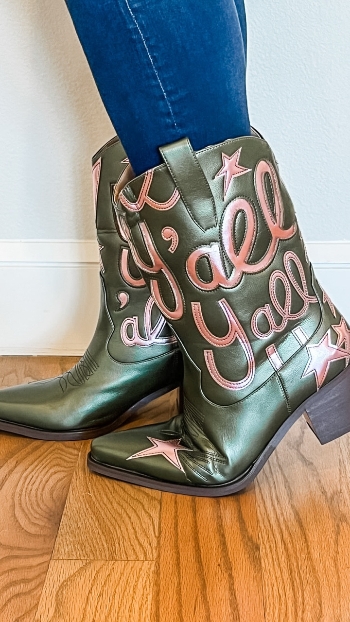 Boot are always in season when you live in Texas 

#LTKSaleAlert #LTKOver40 #LTKootd