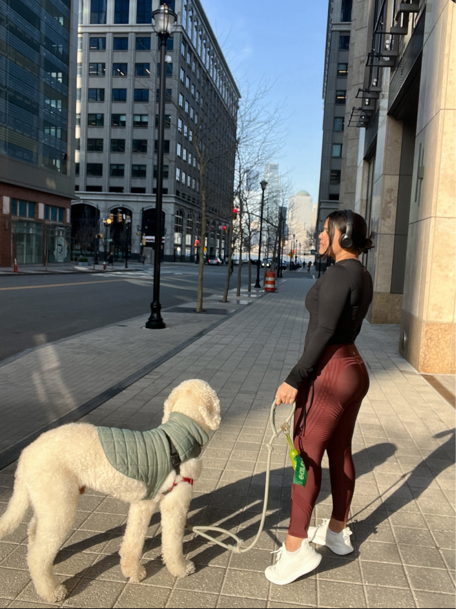 This gym outfit was gifted to me directly from the brand. Finding fitness clothes that accentuate your curves in the right places are hard to find. These leggings lift the booty & support the knees. 

And of course I paired this fit with my favorite white running sneakers.

#LTKfitness #LTKmidsize #LTKstyletip