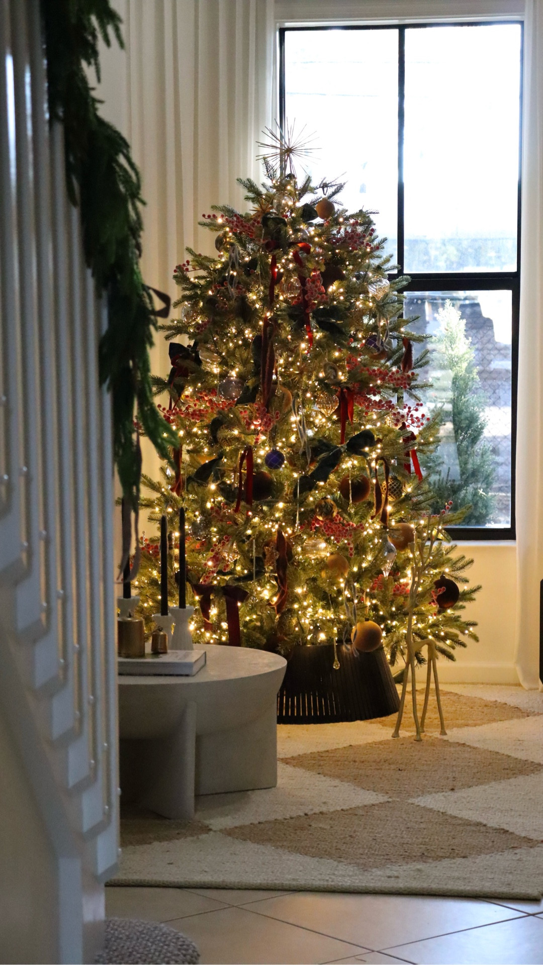 I wasn’t really into the Ralph Lauren décor trend… until I decorated this tree. 🤩🎄✨

The ornaments add that classic, elegant touch and with this tree, and its twinkle lights, everything looks even more magical and sophisticated.  

#kingofchristmas #twinklechristmastree #christmastree #luxuryinteriordesign #ralphlauren #ralphlaurendecor #homedecor #christmasdecor #nostalgicchristmas

#LTKSeasonal #LTKHome #LTKHoliday