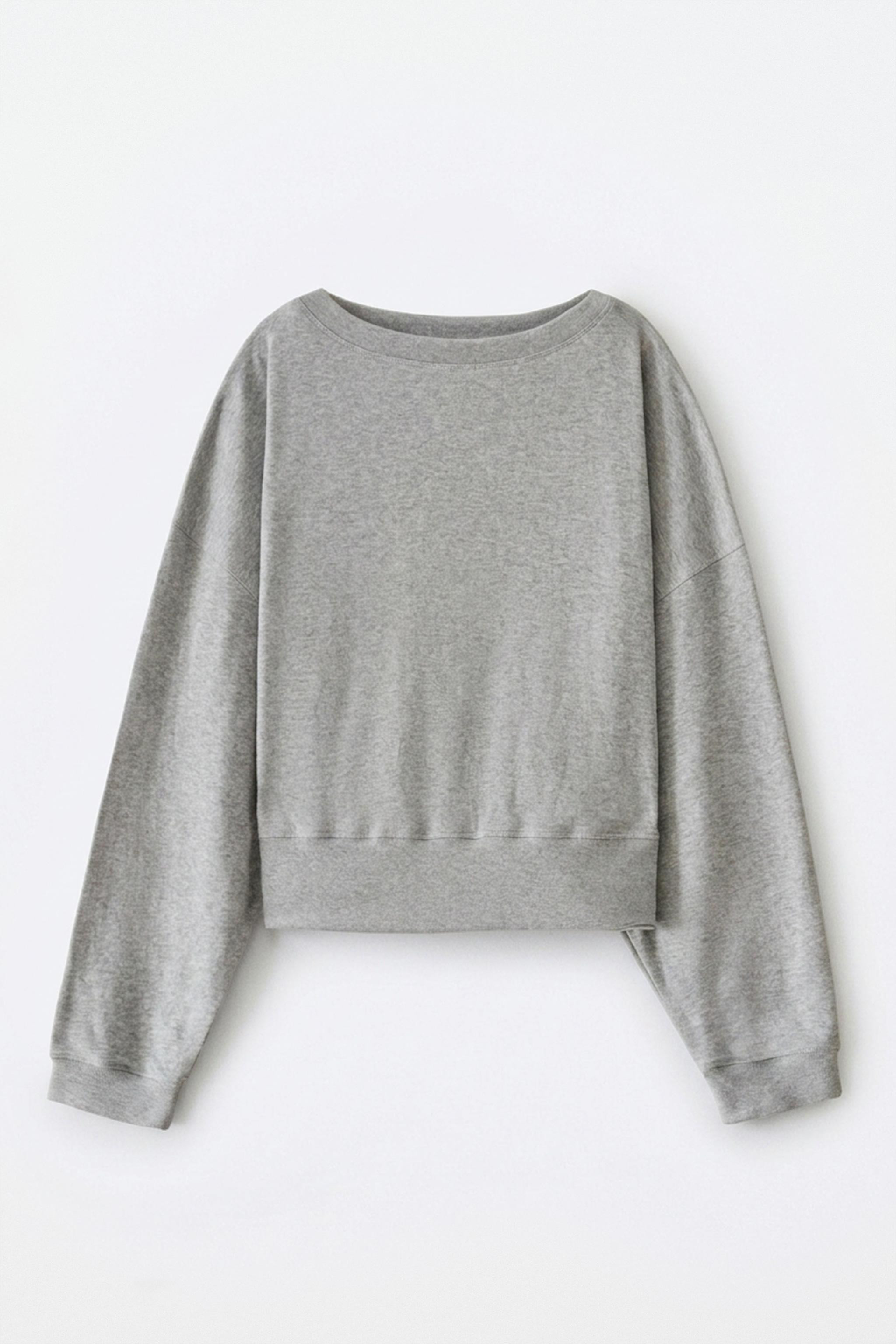 Sweatshirt made of cotton with a boat neck and ribbed cuffs and hem. Cropped cut. | Zara US