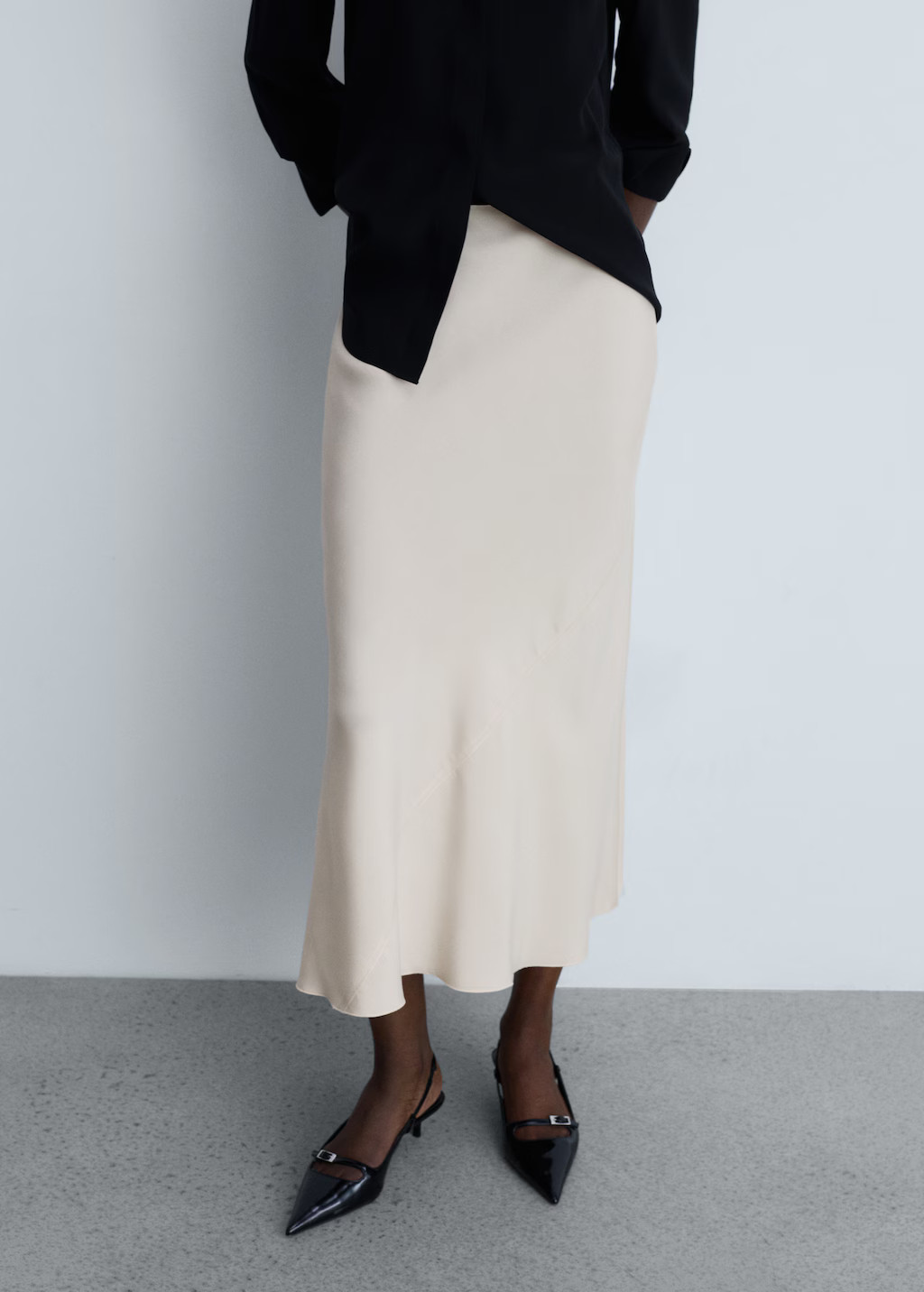 Midirock mit Satin-Effekt - Damen | MANGO Österreich | Mango EU