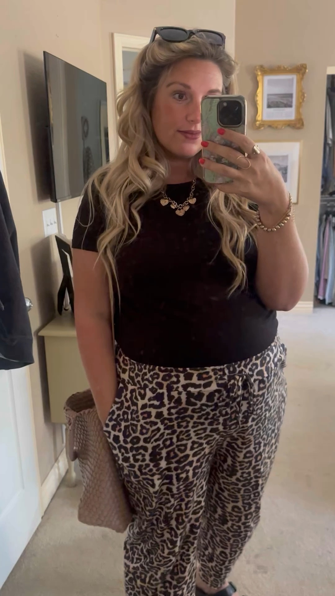 29 weeks pregnant outfit cheetah print pants 

#LTKBump #LTKFallSale #LTKVideo