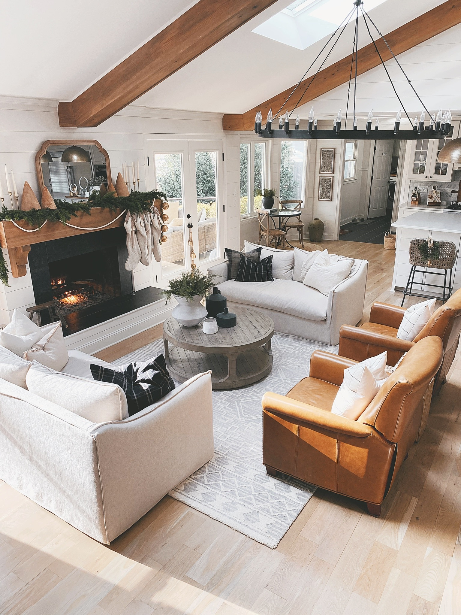 modern classic den inspo, living room decor, holiday decor #holidayhomedecor #christmasdecor

#LTKSeasonal #LTKstyletip #LTKhome