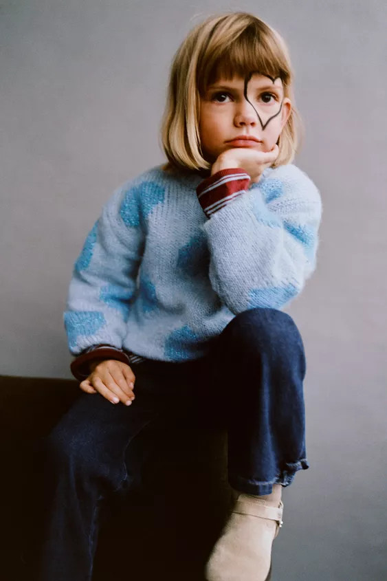 Knit jumper with round neck and long sleeves. Ribbed trim. Embroidered heart detail. | Zara US