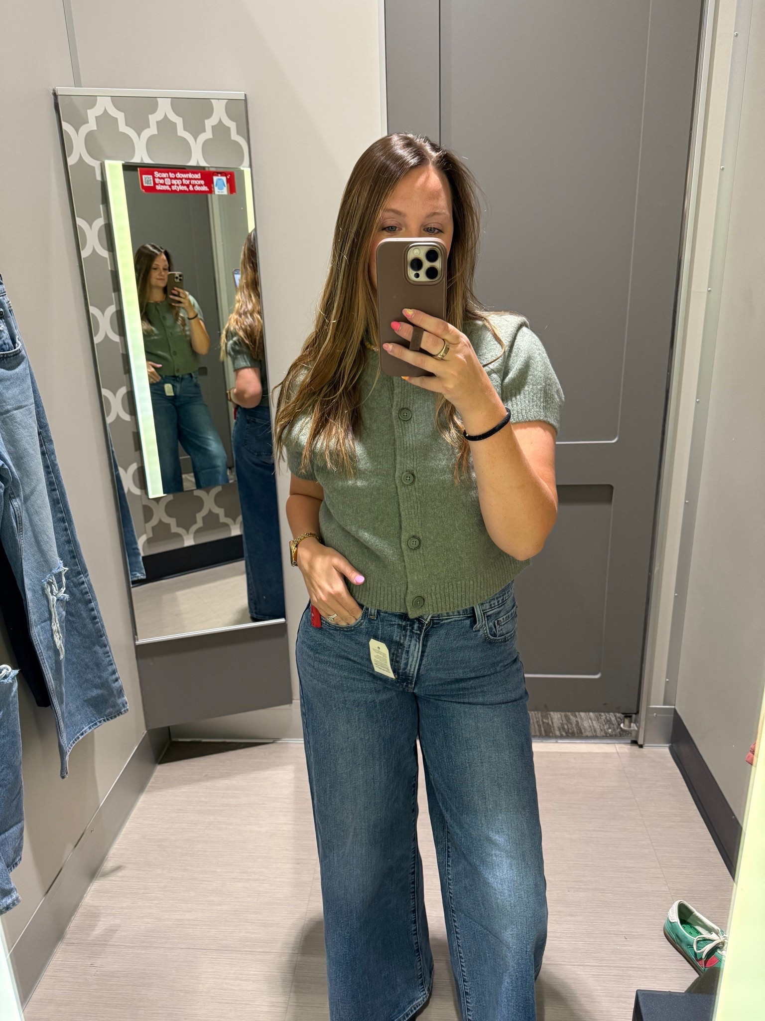 Adorable green sweater you can easily dress up or down and I love a good barrel jean. 

Sweater:medium 
Jeans: sized up to 30 because Levi’s 

#LTKMidsize #LTKFindsUnder100 #LTKTall