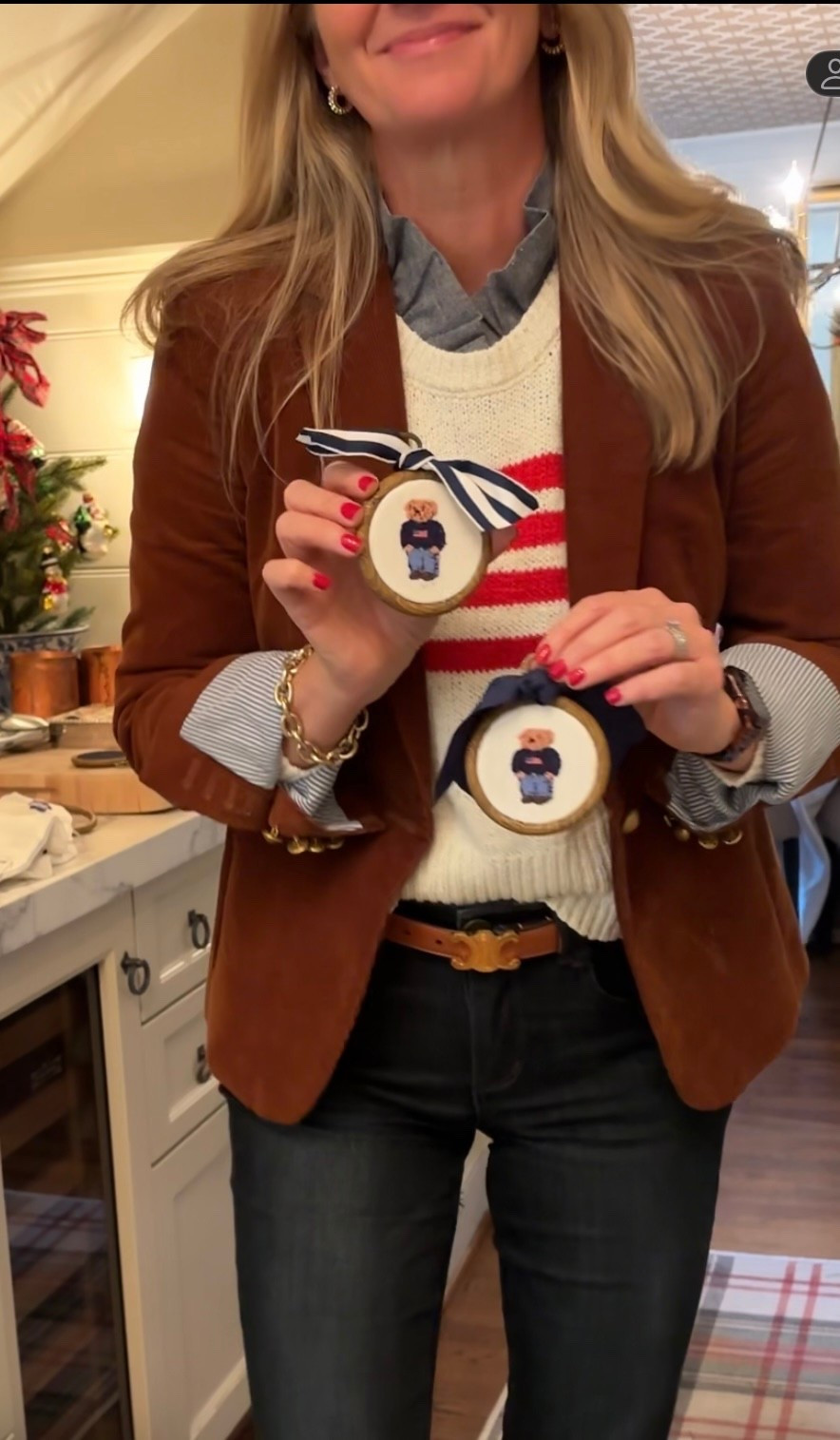 Make these easy Ralph Lauren inspired Polo Bear ornaments! All with Amazon finds! 
💙🐻 🎄💫❤️ 🇺🇸 
I’m using the 2.4 size hoops. 
