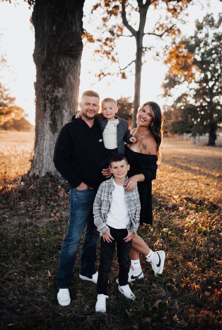 Our Fall family pics Outfits 
Did my tts large in this dress 
My Sneakers are men’s - size down 1 1/2 from your typical women’s size 


Family pic outfits / men’s / kids / women’s / Nike / casual / dress / off shoulder dress / Amazon / old navy / H&M / boys / toddler / blazers / sneakers 

#LTKstyletip #LTKfamily #LTKSeasonal