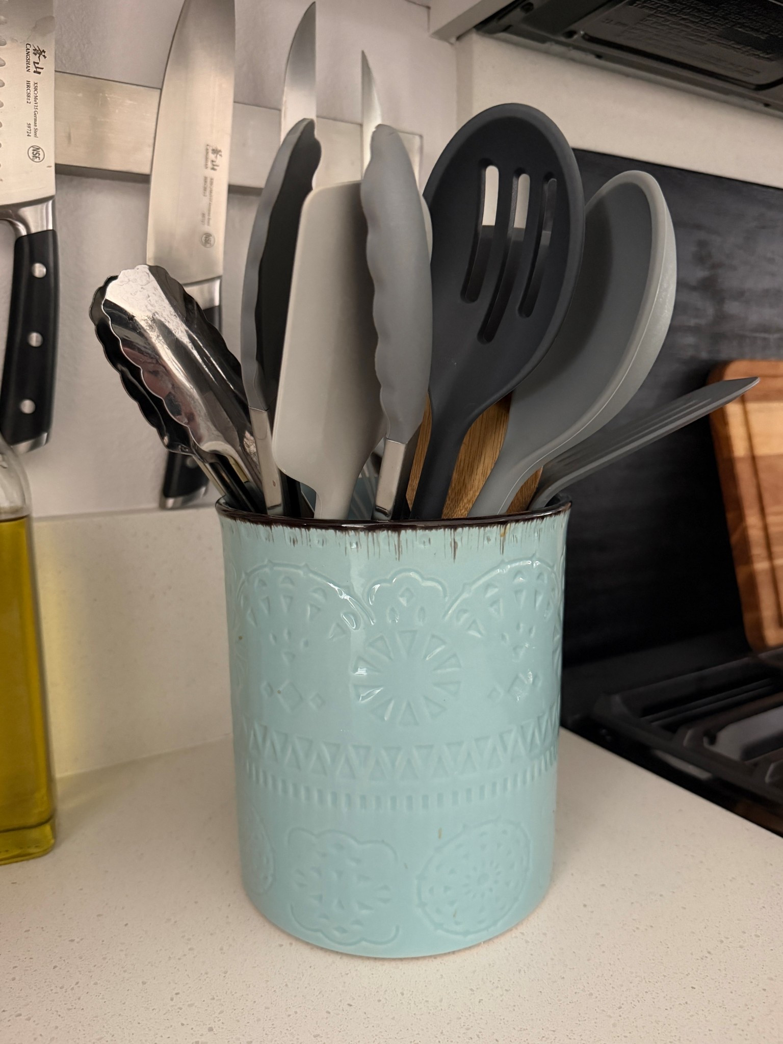 A touch of color for the counter! 

#LTKHome