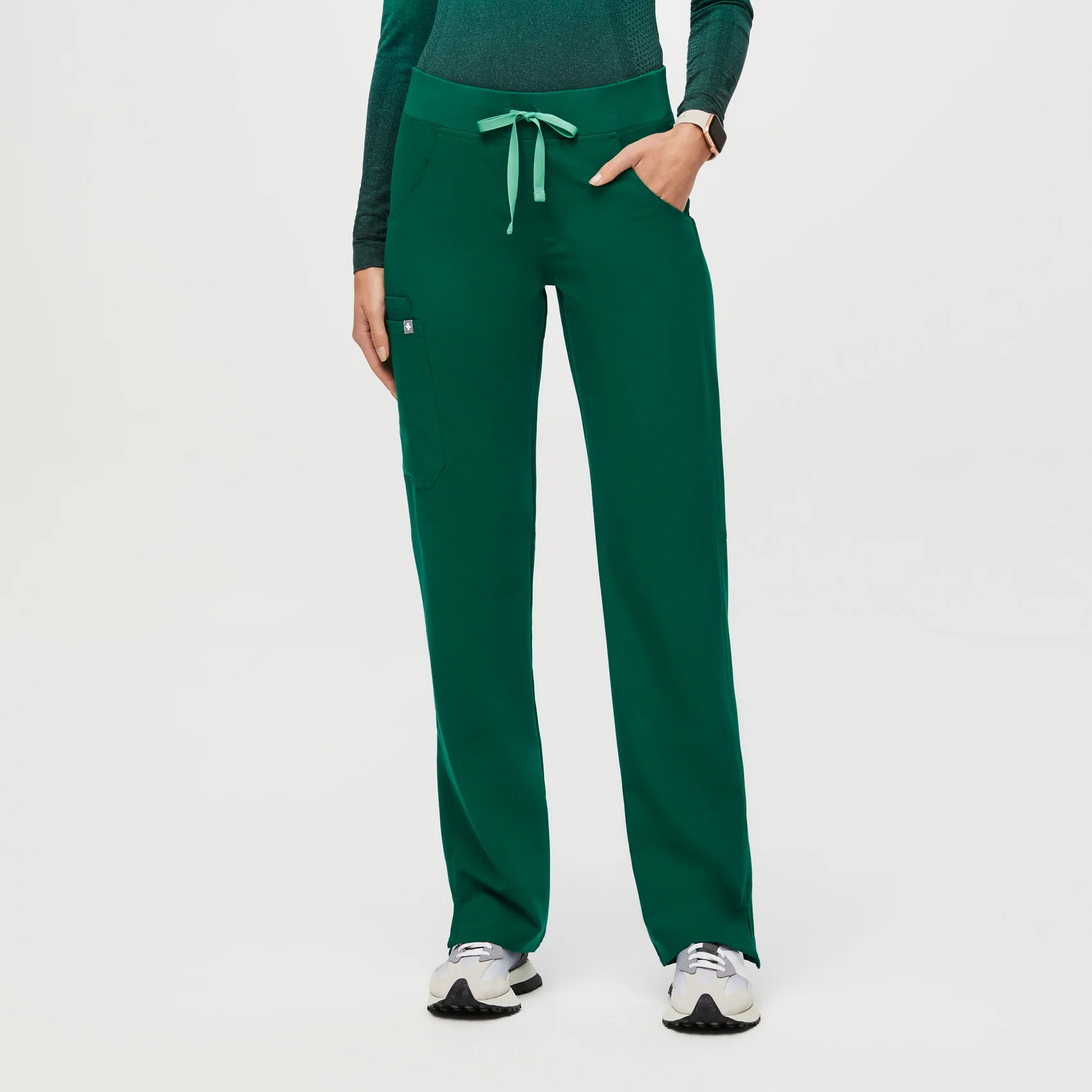 Women's Kade Cargo Scrub Pants - Hunter Green · FIGS | FIGS