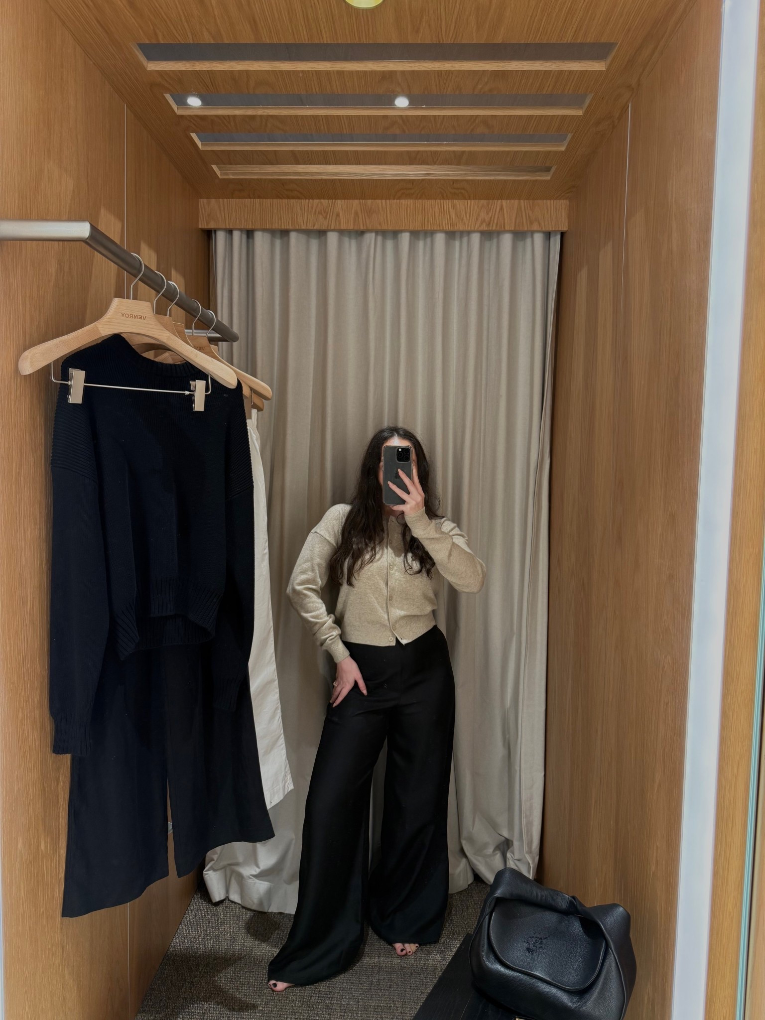 Loving a cardigan moment 🤍

#LTKautumn #LTKaustralia #LTKstyletip