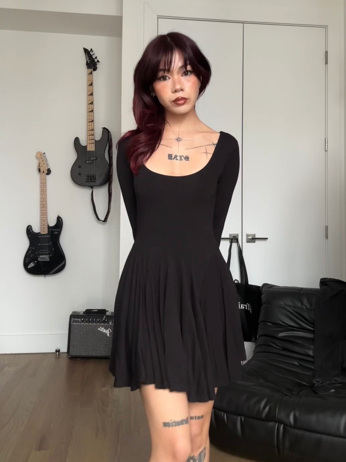 Black long sleeve dress - can also be worn backwards :)

#LTKStyleTip #LTKPetite #LTKFindsUnder50