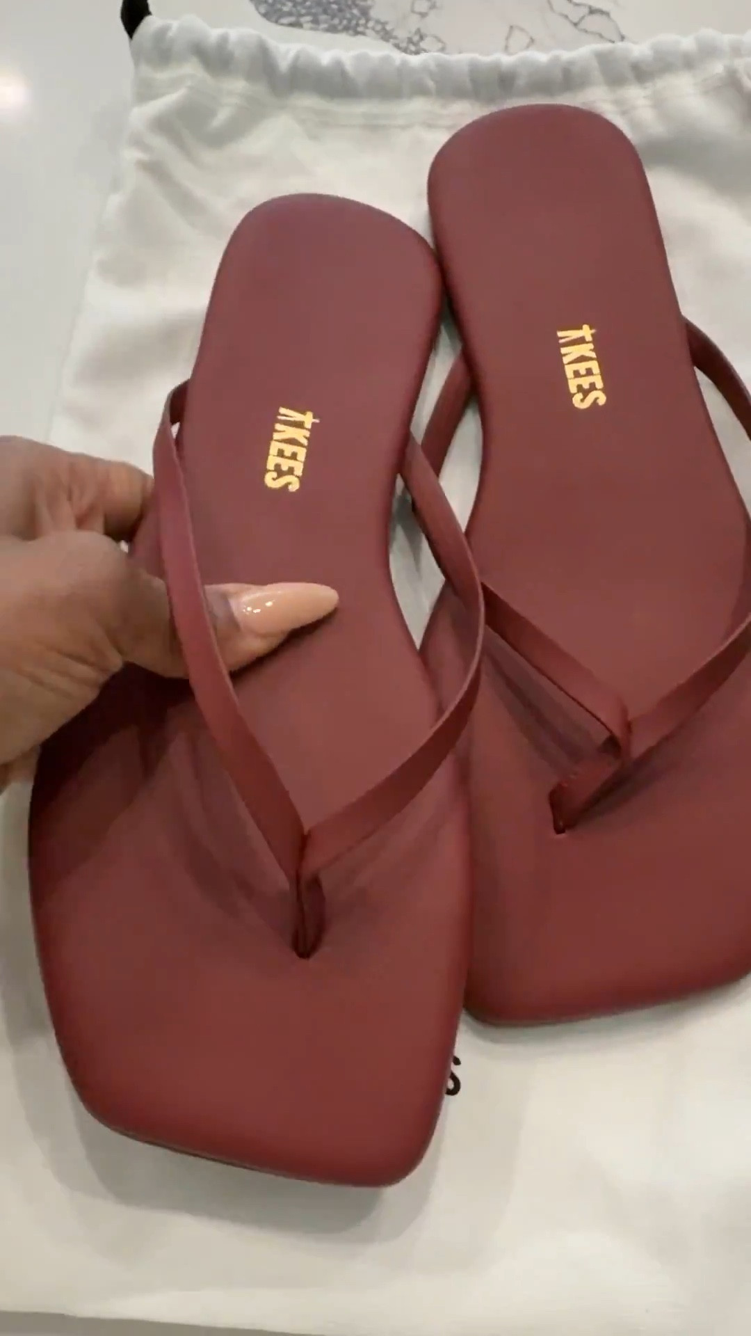 Scroll to shop these minimal strappy sandals that instantly elevate everyday outfits. The rich burgundy tone adds a sophisticated pop of color while the clean design makes them easy to style with denim, dresses, or summer sets so the cost per wear keeps dropping.

Perfect for vacation outfits, summer dinners, date nights, brunch with friends, and everyday elevated casual looks.

5'4" | 138 lbs | 34D bust | 27" waist | 40" hips

#LTKootd #LTKPetite #LTKdayinmylife