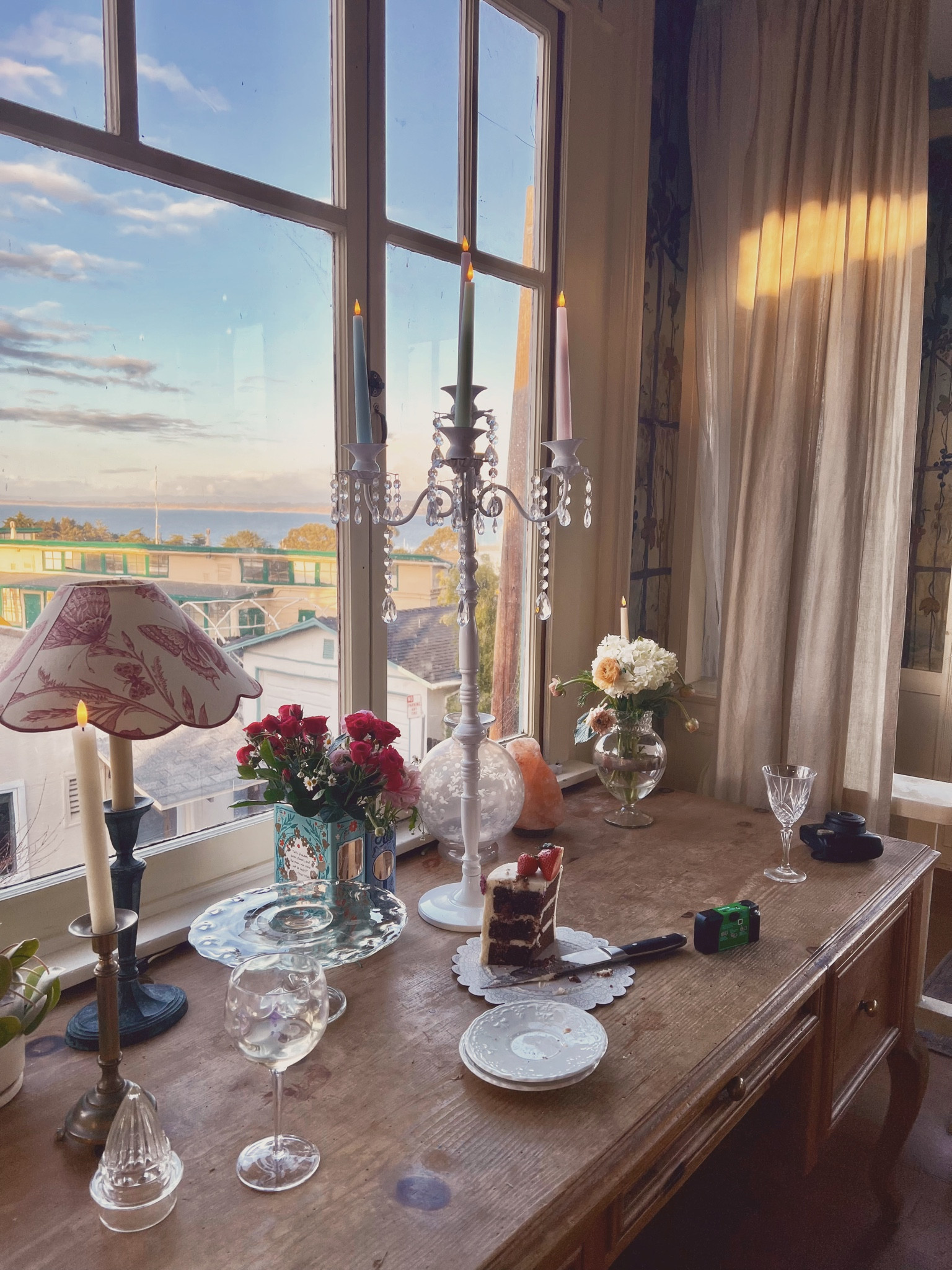 Maximum vibes achieved by combining second hand finds with amazon steals! Loving all these tapered flameless candles and adorable book vases  

#LTKFind #LTKstyletip #LTKhome